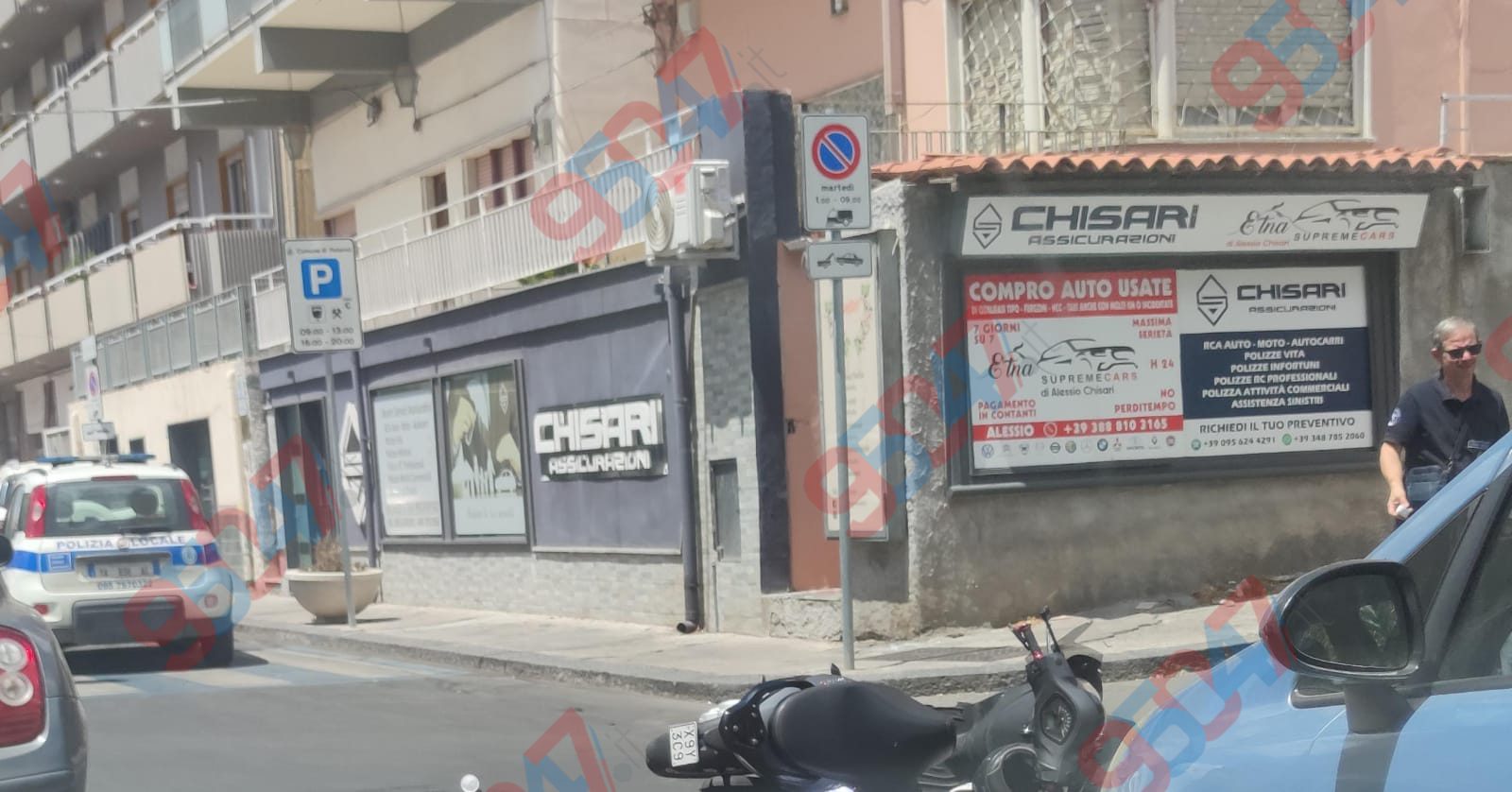 GRAVE INCIDENTE A PATERNÒ IN VIA EMANUELE BELLIA: COINVOLTI AUTO E SCOOTER, FERITO UN MOTOCICLISTA