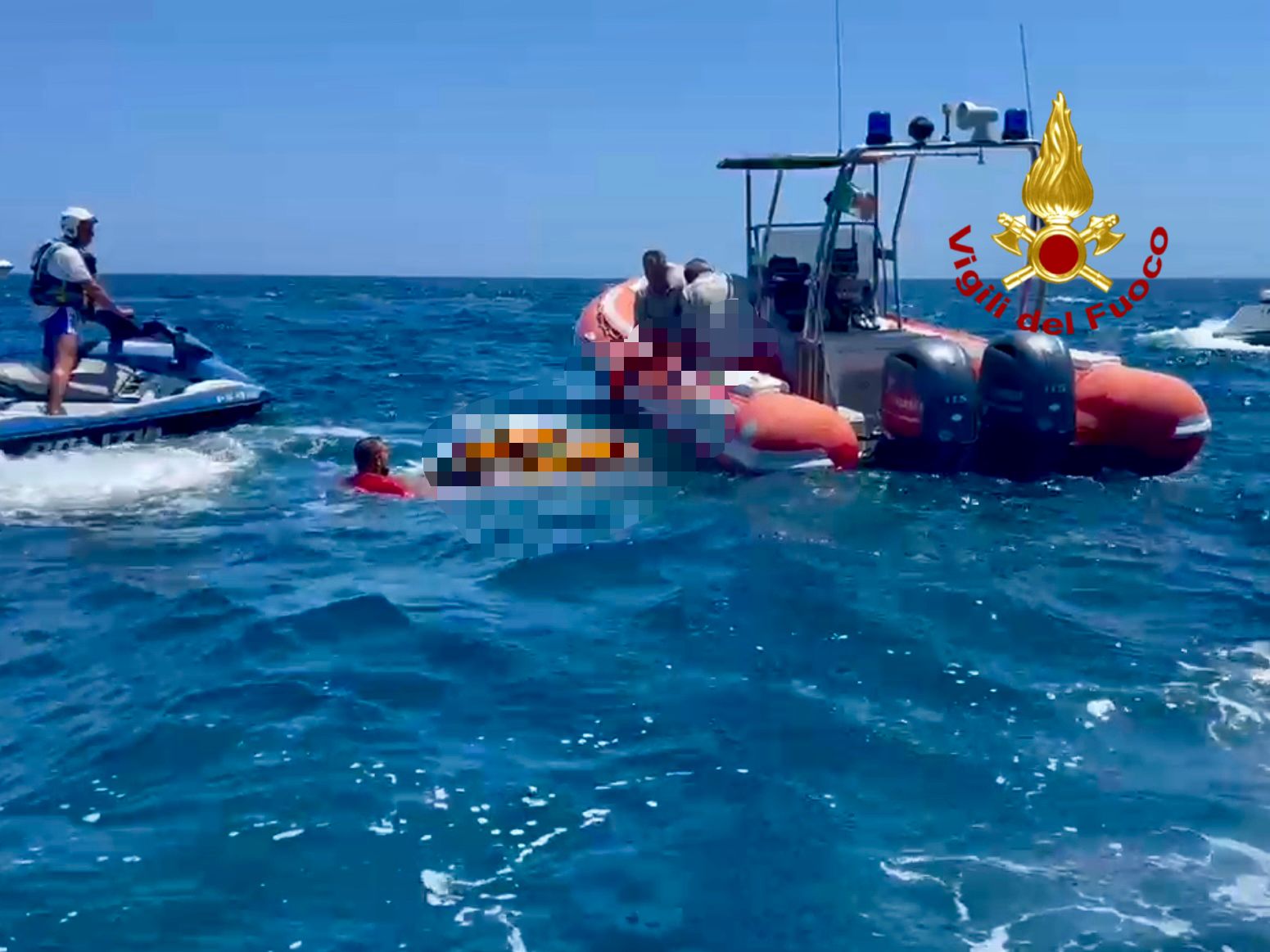 Catania, corpo senza vita di un uomo di 68 anni recuperato sotto la scogliera della Stazione Centrale