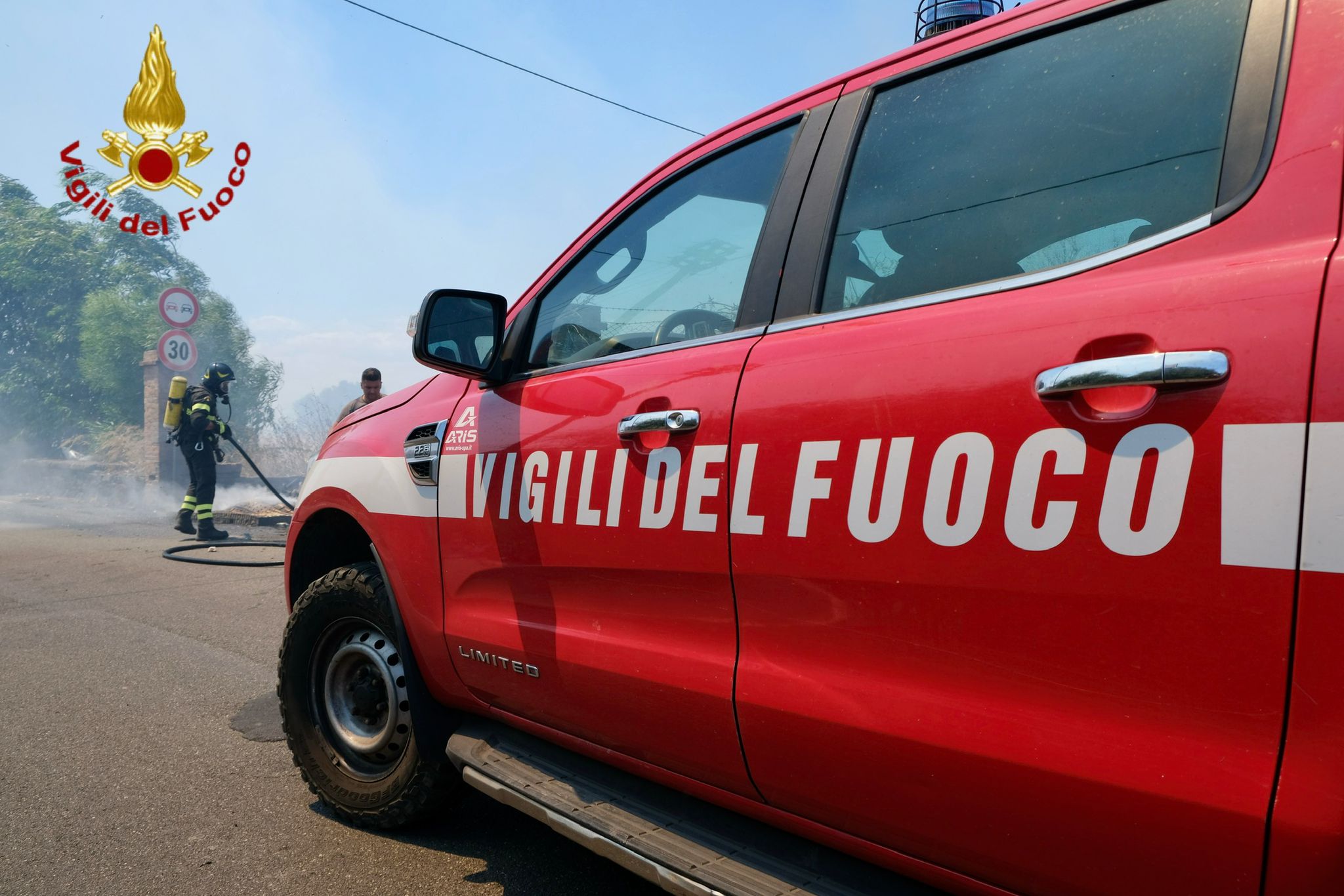 ULTIM’ORA – Incendi a Catania, disagi sulla tangenziale: traffico bloccato tra A19 e Asse dei Servizi