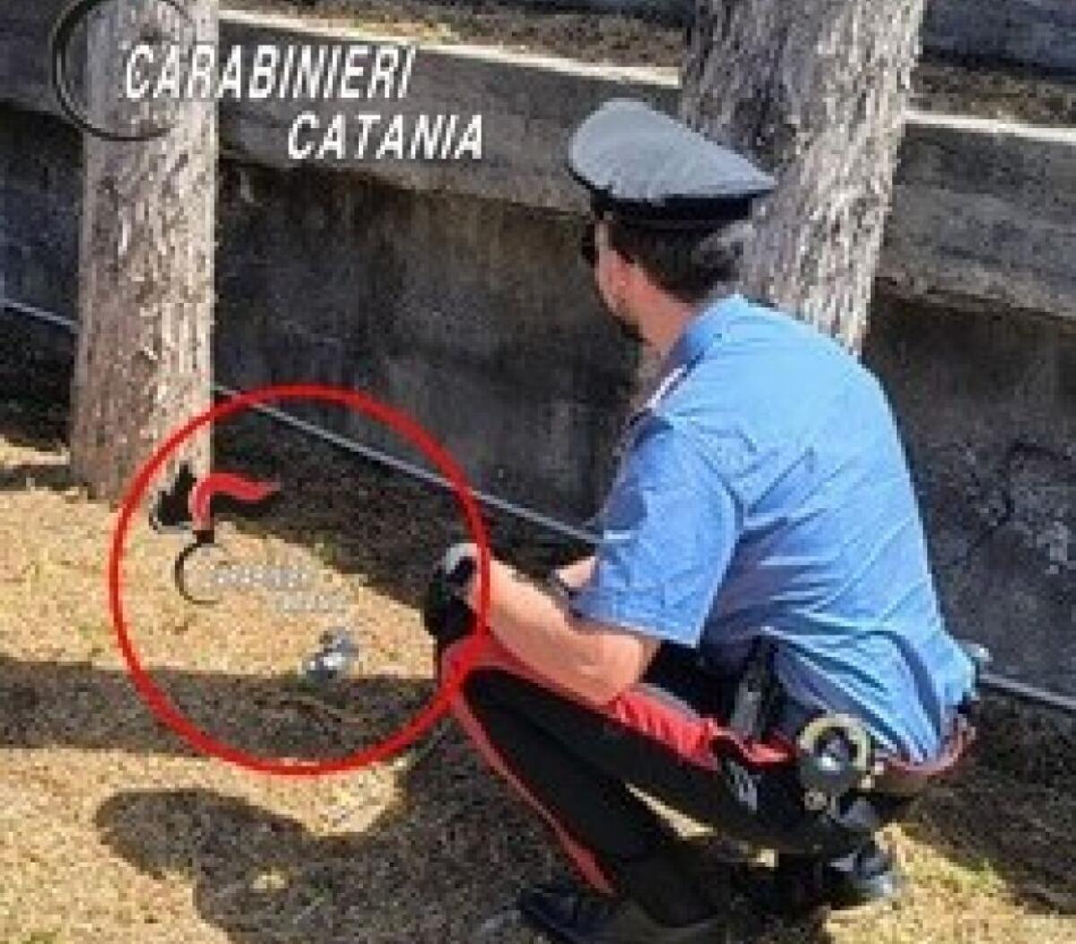 Piedimonte Etneo, trovata pistola a salve modificata in un parco giochi: indagini dei Carabinieri - 