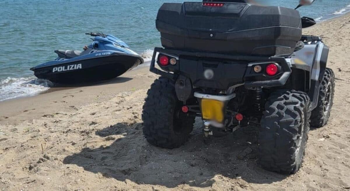 Catania, lascia il quad in spiaggia per un bagno: multa da 2mila euro e sequestro del mezzo - 