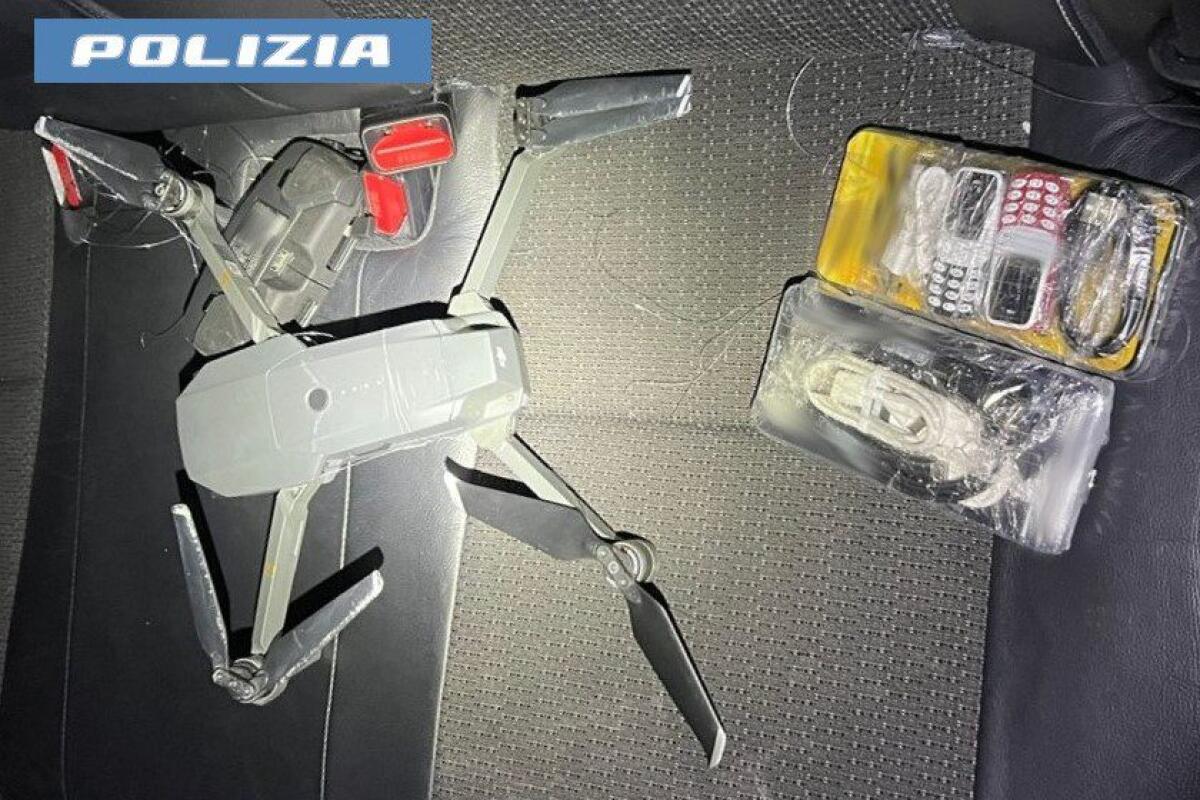 CATANIA. DUE PATERNESI E UN CATANESE MINORENNE TENTANO DI INTRODURRE CELLULARI AI DETENUTI CON UN DRONE: INDIVIDUATI E DENUNCIATI DALLA POLIZIA DI STATO - 