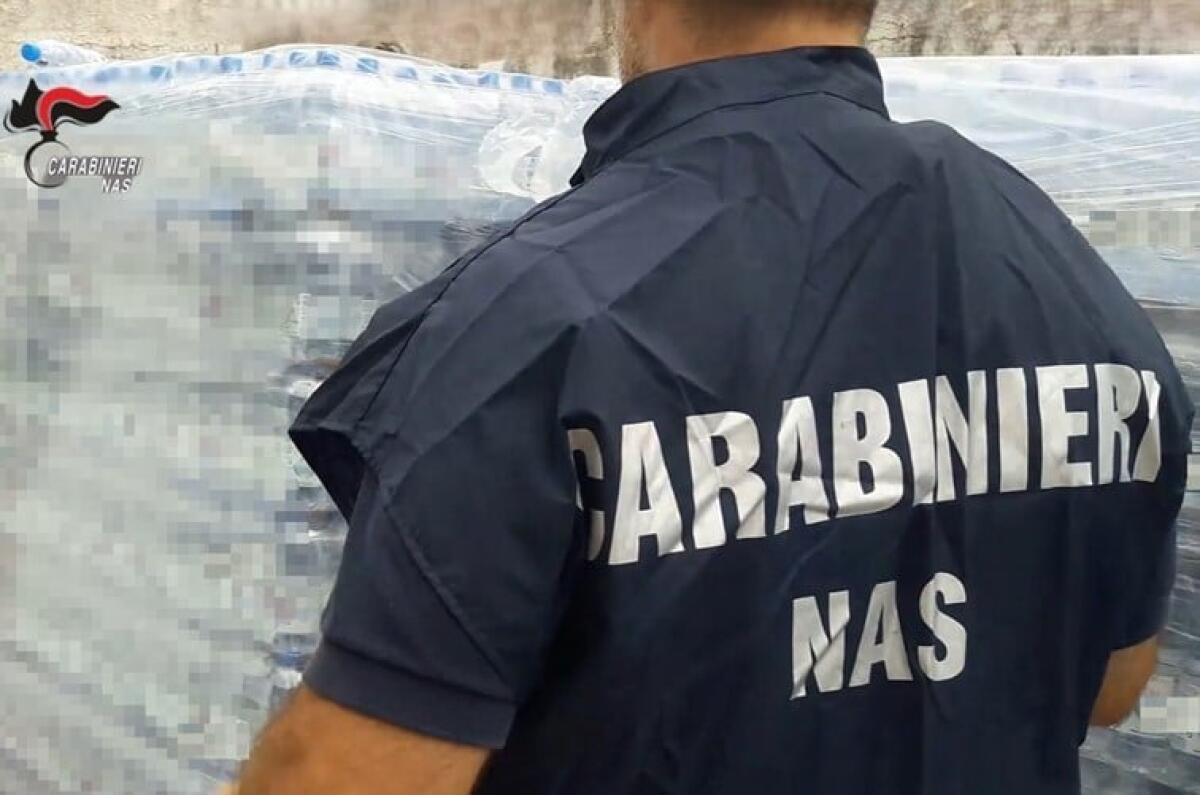 CATANIA. ESPOSTE AL SOLE, NAS SEQUESTRANO 150.000 BOTTIGLIE D'ACQUA - 