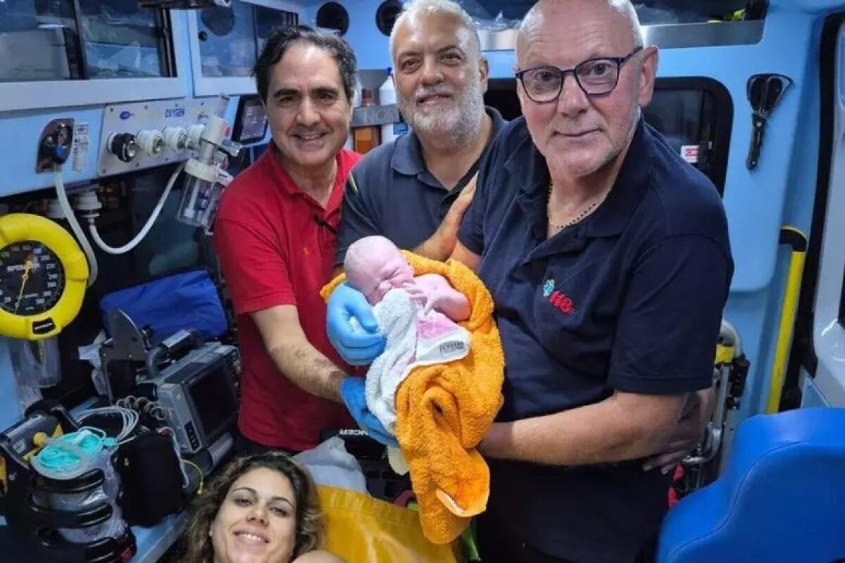 Parto in casa a Misilmeri: Giuseppe nasce in salotto grazie ai sanitari del 118 - 