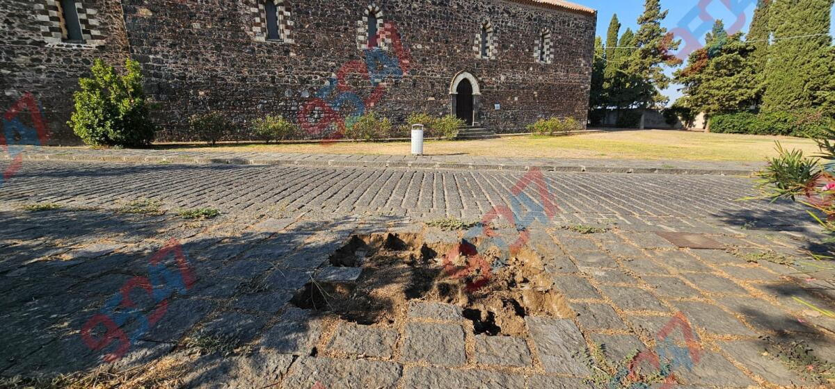 PATERNO’, FURTO DELLE STORICHE BASOLE ALLA CHIESA DI SAN FRANCESCO: L’ASSESSORE CARUSO «IDENTIFICATI I RESPONSABILI, SARANNO SANZIONATI A DOVERE» - 