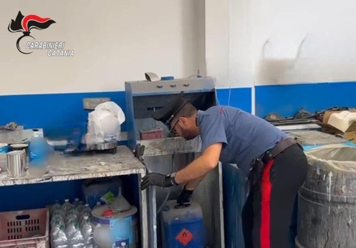 BIANCAVILLA: SCOPERTA OFFICINA ABUSIVA, 48ENNE DENUNCIATO PER REATI AMBIENTALI - 