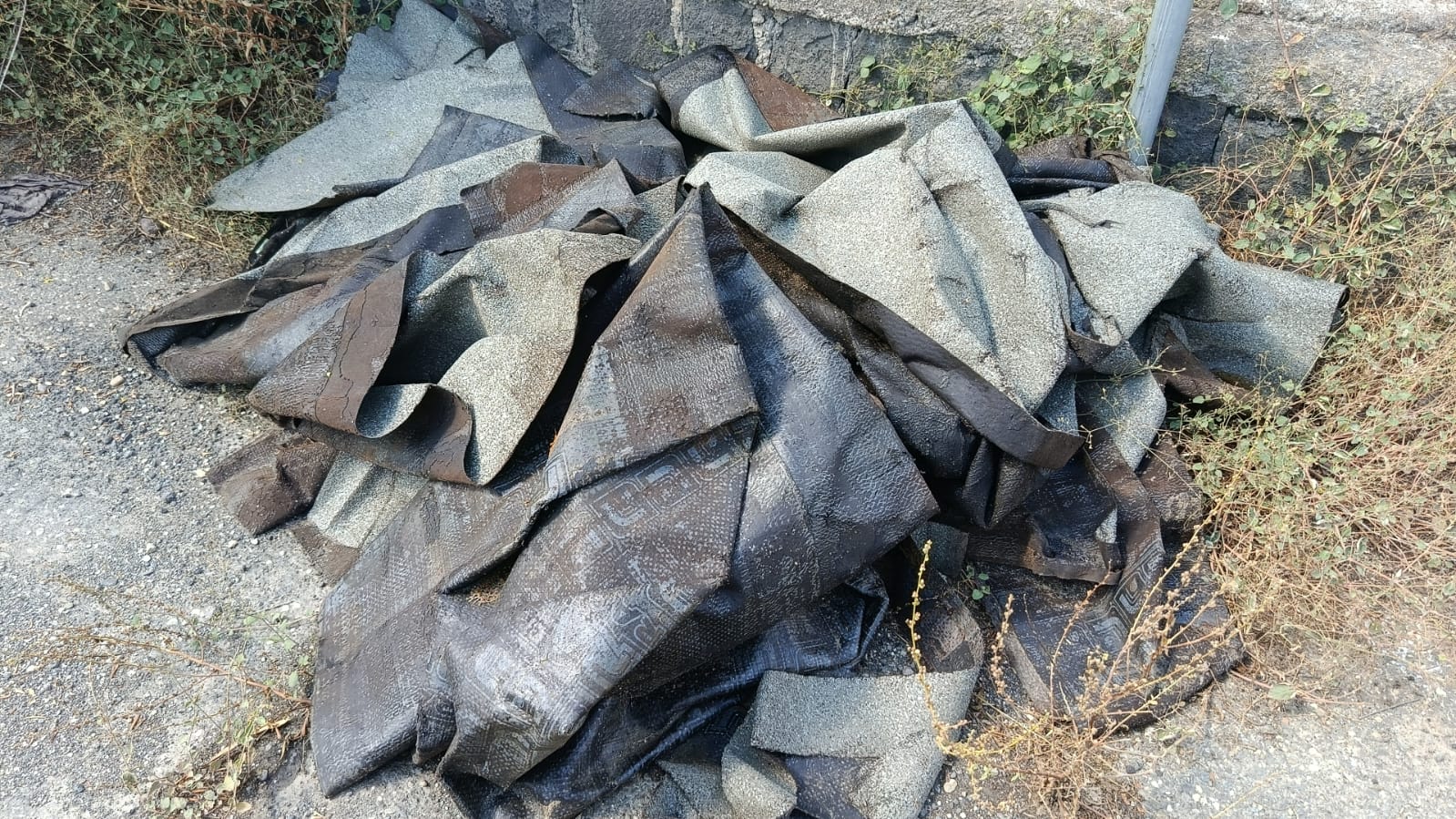 Nuova segnalazione: discarica a cielo aperto in contrada Barchitelle, Paternò