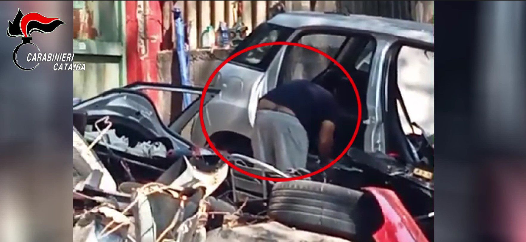 Scoperto ad Aci Sant’Antonio un centro di riciclaggio di ricambi d’auto da mezzi rubati