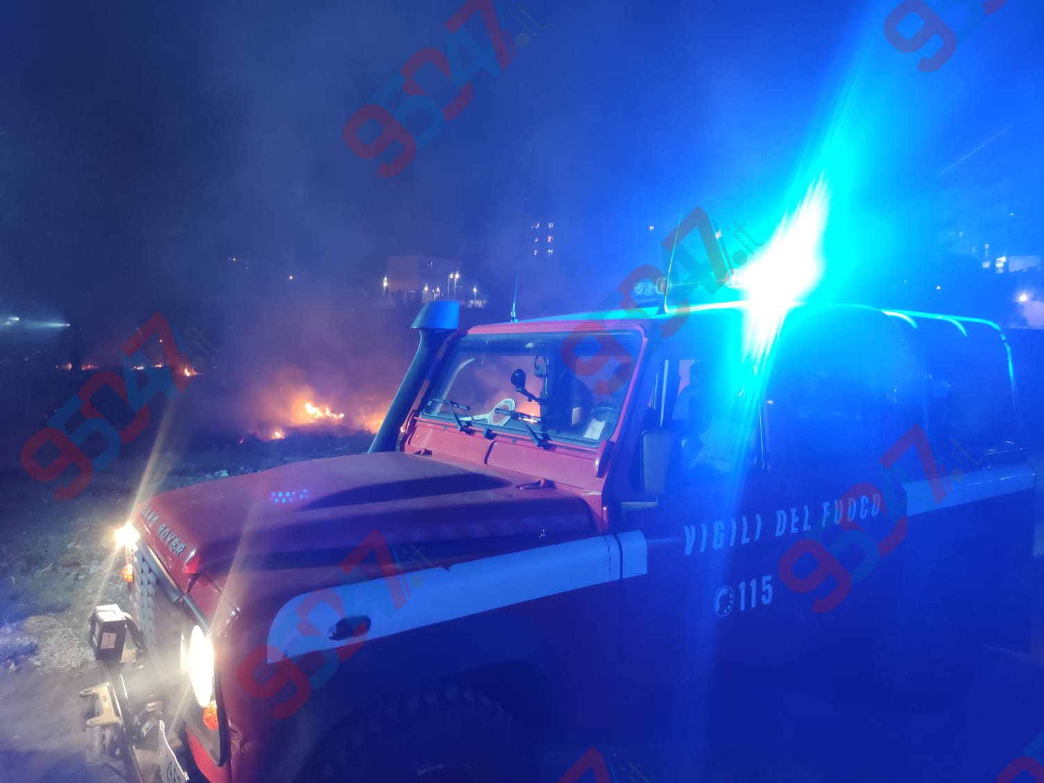 PATERNO', INCENDIO DI STERPAGLIE IN VIA ARTI E MESTIERI: LA MISERICORDIA LANCIA L’ALLARME