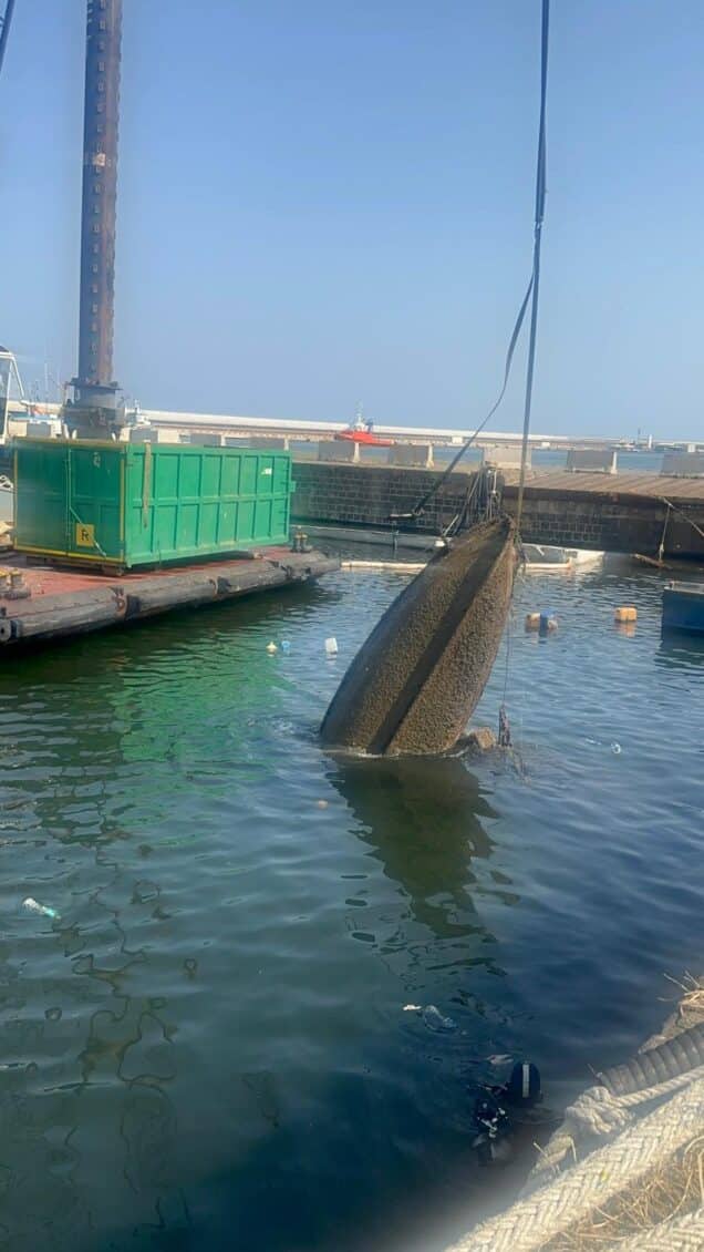 Via i relitti dai fondali catanesi: al porto la rimozione delle imbarcazioni affondate