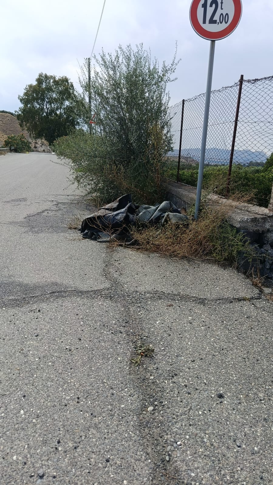 Nuova segnalazione: discarica a cielo aperto in contrada Barchitelle, Paternò