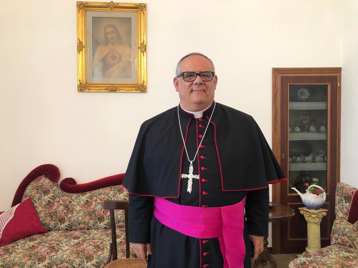 Noto, il Vescovo contro gli eccessi nei matrimoni: «Non affittiamo sale. No a fiori eccessivi e arredi spostati in chiesa» - 