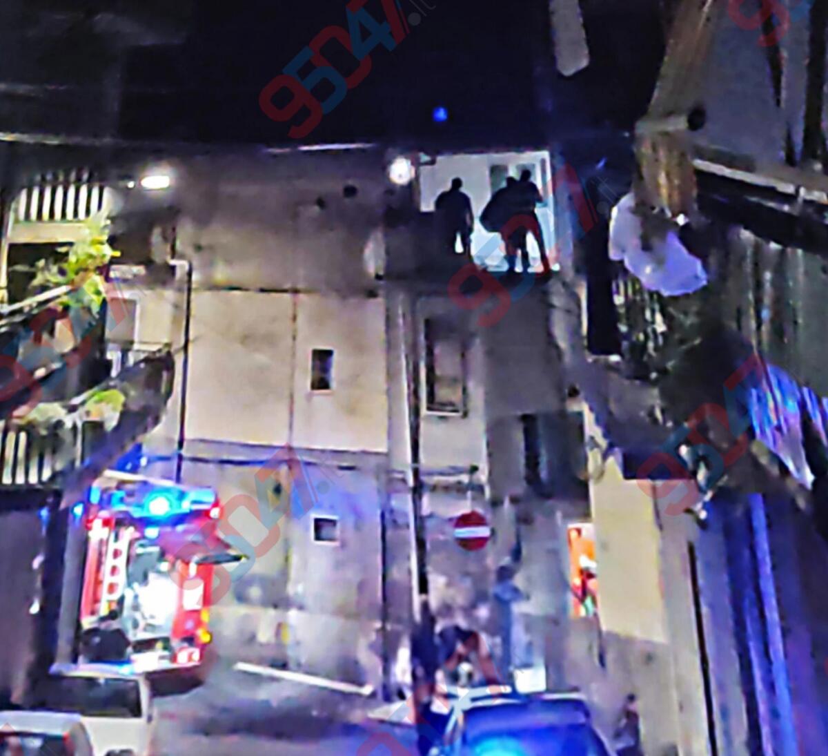 Ieri sera allarme in via Terni a Paternò: Vigili del Fuoco rimuovono un grosso nido di vespe - 