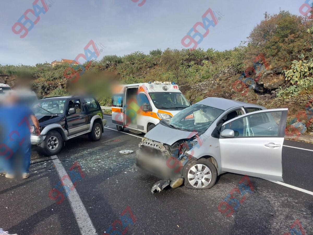 Bronte, grave incidente sulla SS 284: quattro feriti, tra loro anche un bambino - 