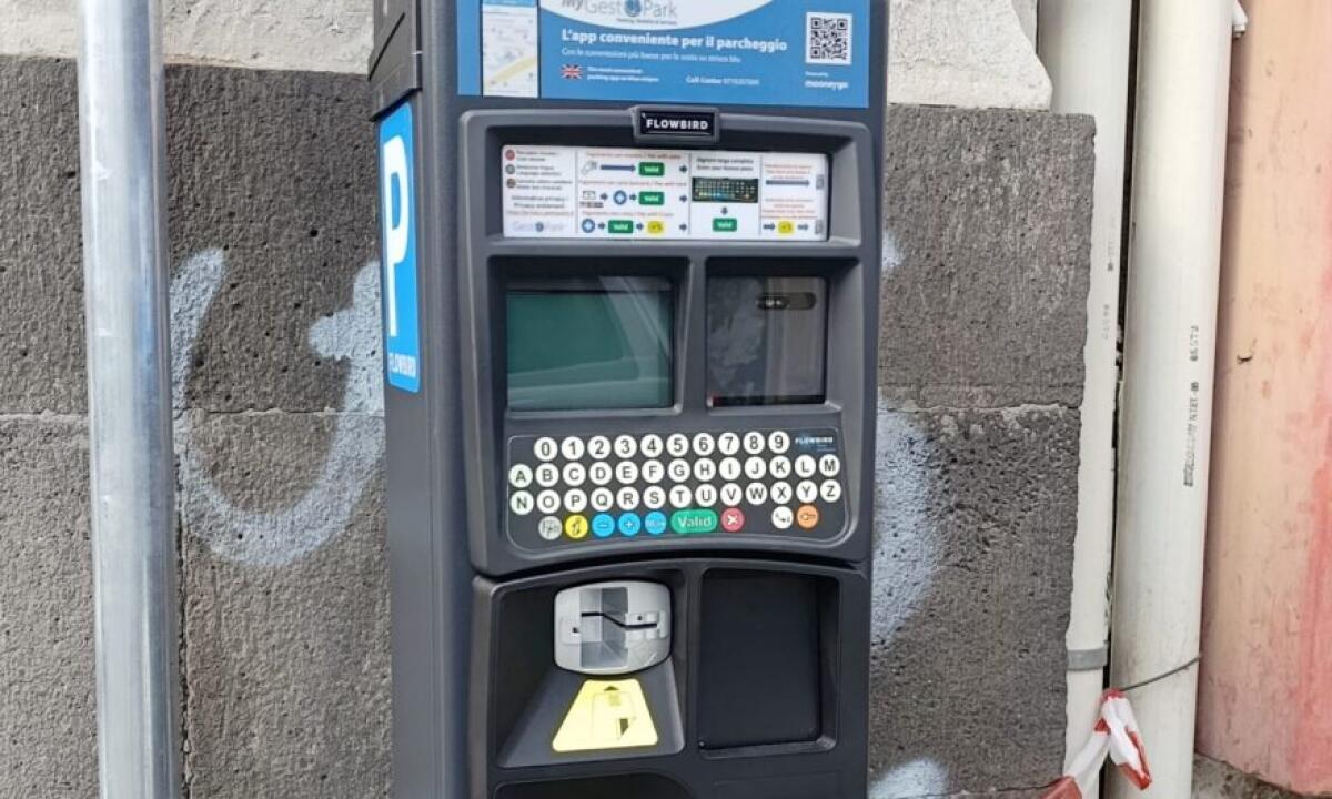 Strisce blu a Paternò, incassati oltre 53 mila euro nei mesi di maggio e giugno - 