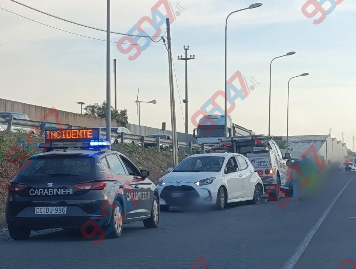 INCIDENTE A PIANO TAVOLA,  SCONTRO MOTO CONTRO AUTO SULLA SP 3III: FERITO IL CENTAURO - 