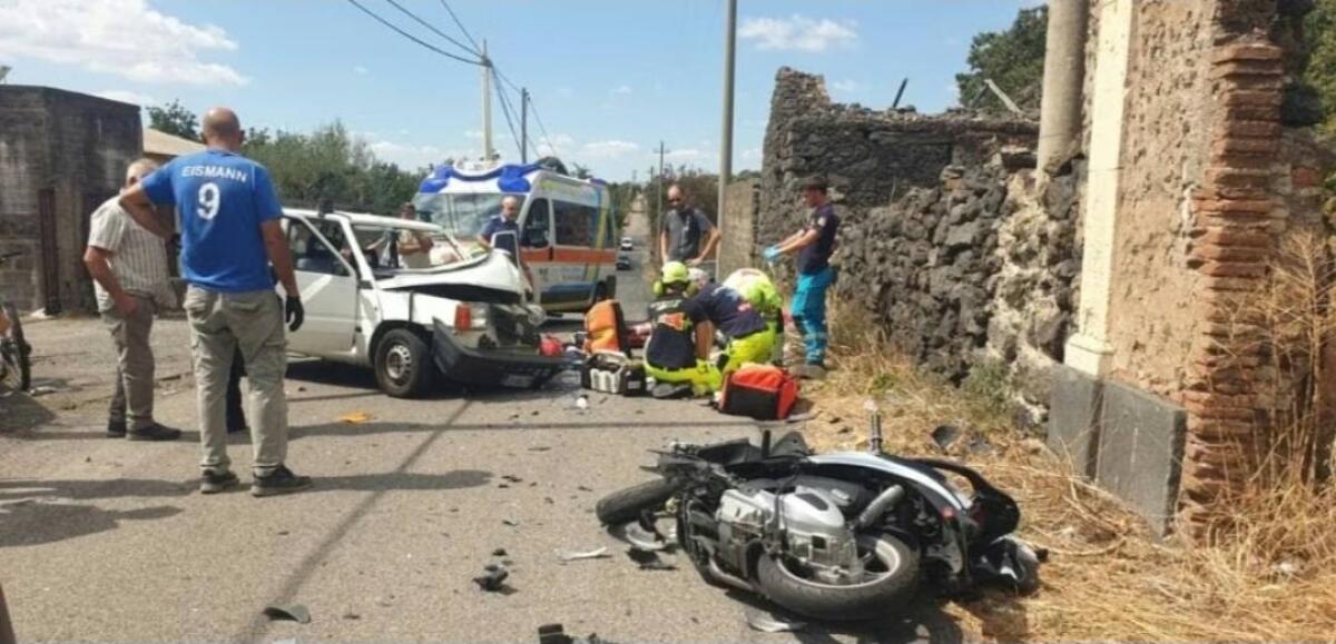 AGGIORNAMENTO. Belpasso sotto choc: morto un 16enne e un 81enne di Ragalna nello scontro auto-moto - 