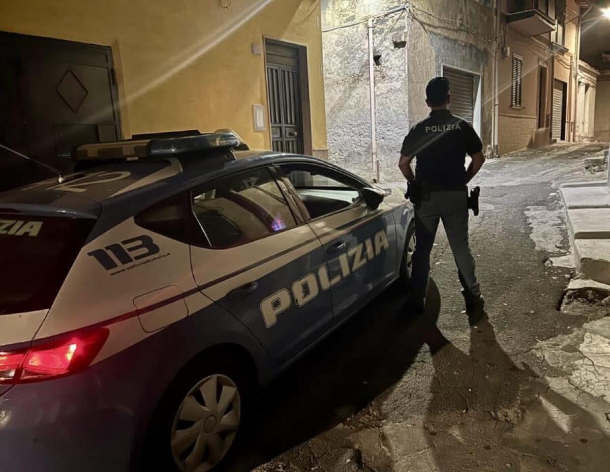 ADRANO. Rapinano e feriscono connazionale, arrestati due tunisini - 