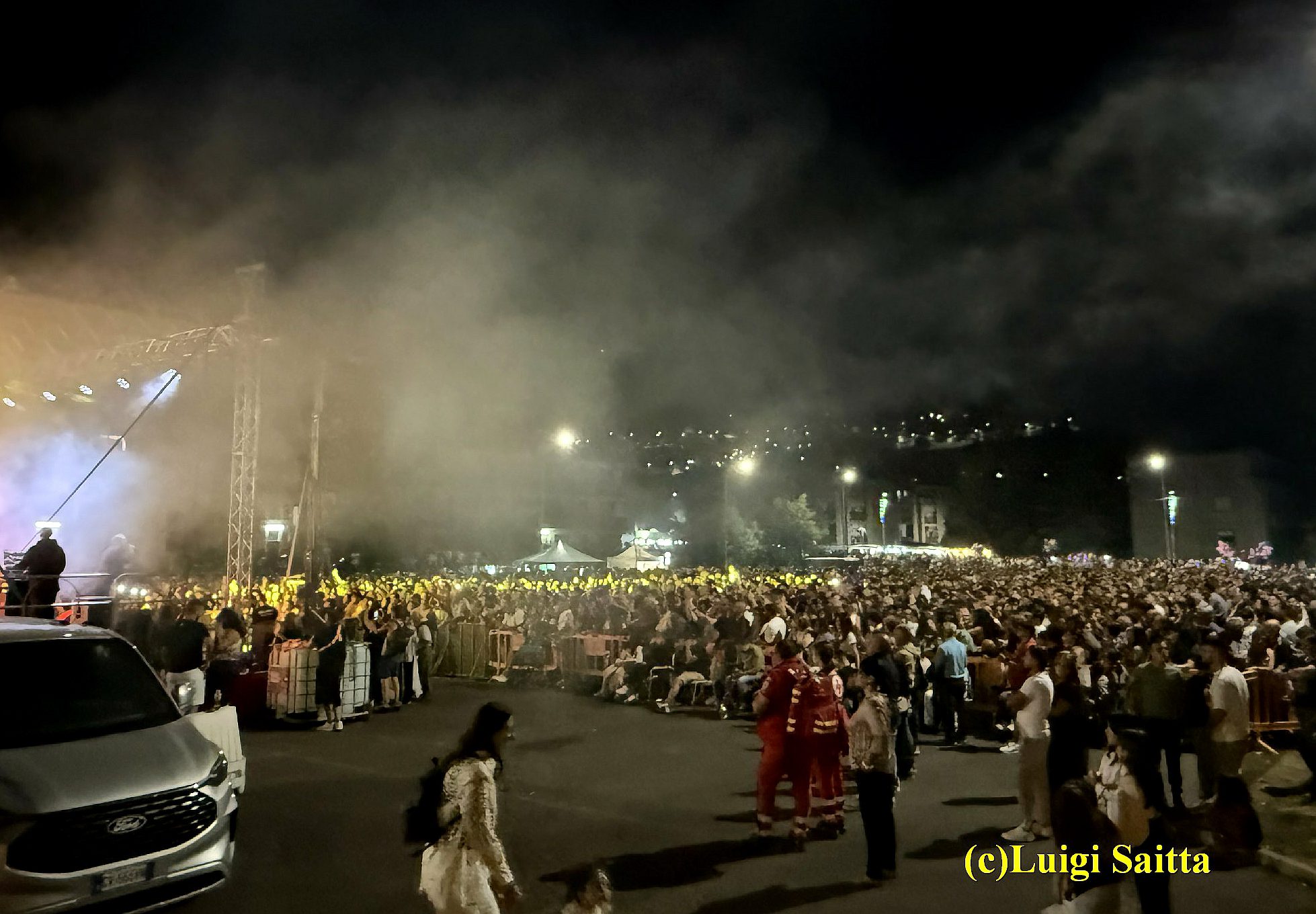 Gianni Celeste infiamma il pubblico di Bronte: festa grande al “M’Arricriu Music Fest”