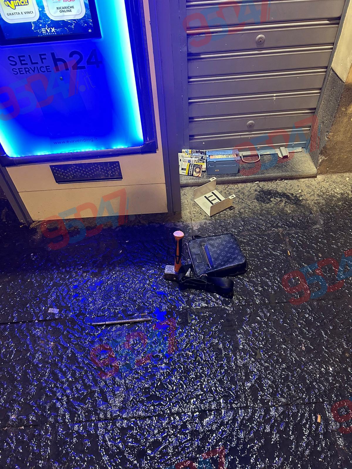 PATERNO’ FINANZIERE BLOCCA UNO SCASSO AD UN TABACCHI DI PIAZZA REGINA MARGHERITA - LE FOTO