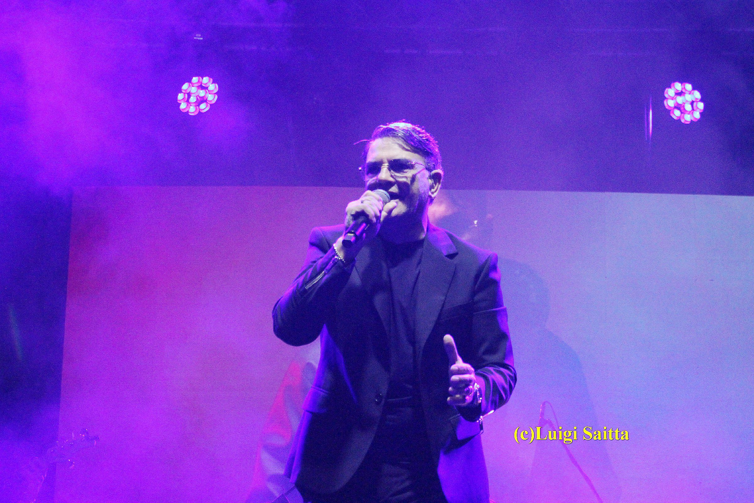 Gianni Celeste infiamma il pubblico di Bronte: festa grande al “M’Arricriu Music Fest”