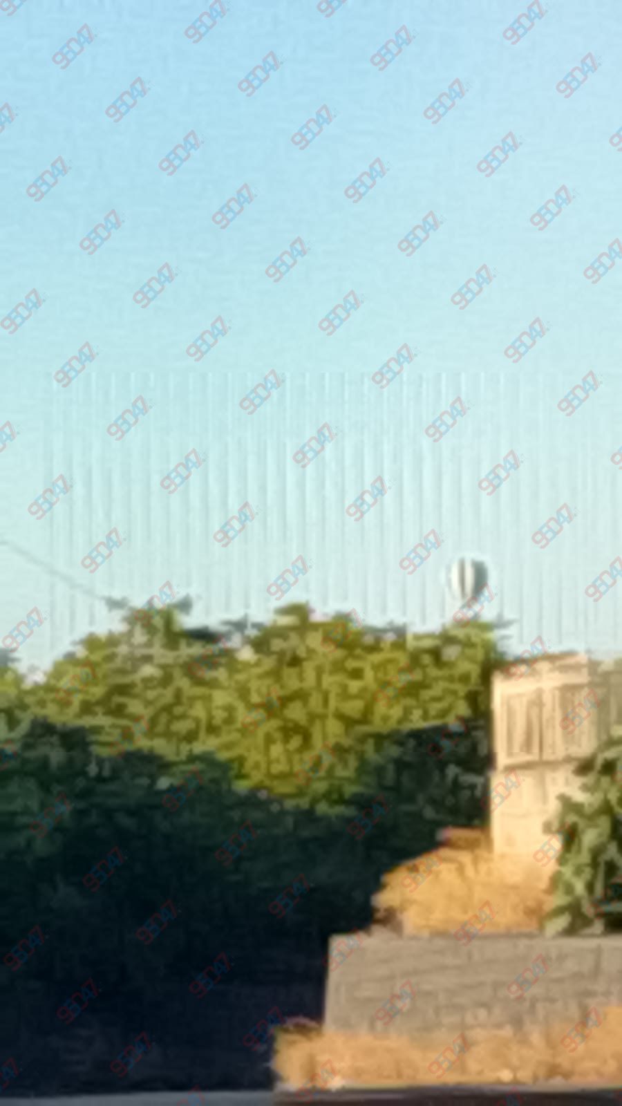 Paternò, spettacolo insolito nei cieli questa mattina: mongolfiera colorata avvistata, qualcuno ironizza “sembrava un attacco di droni”