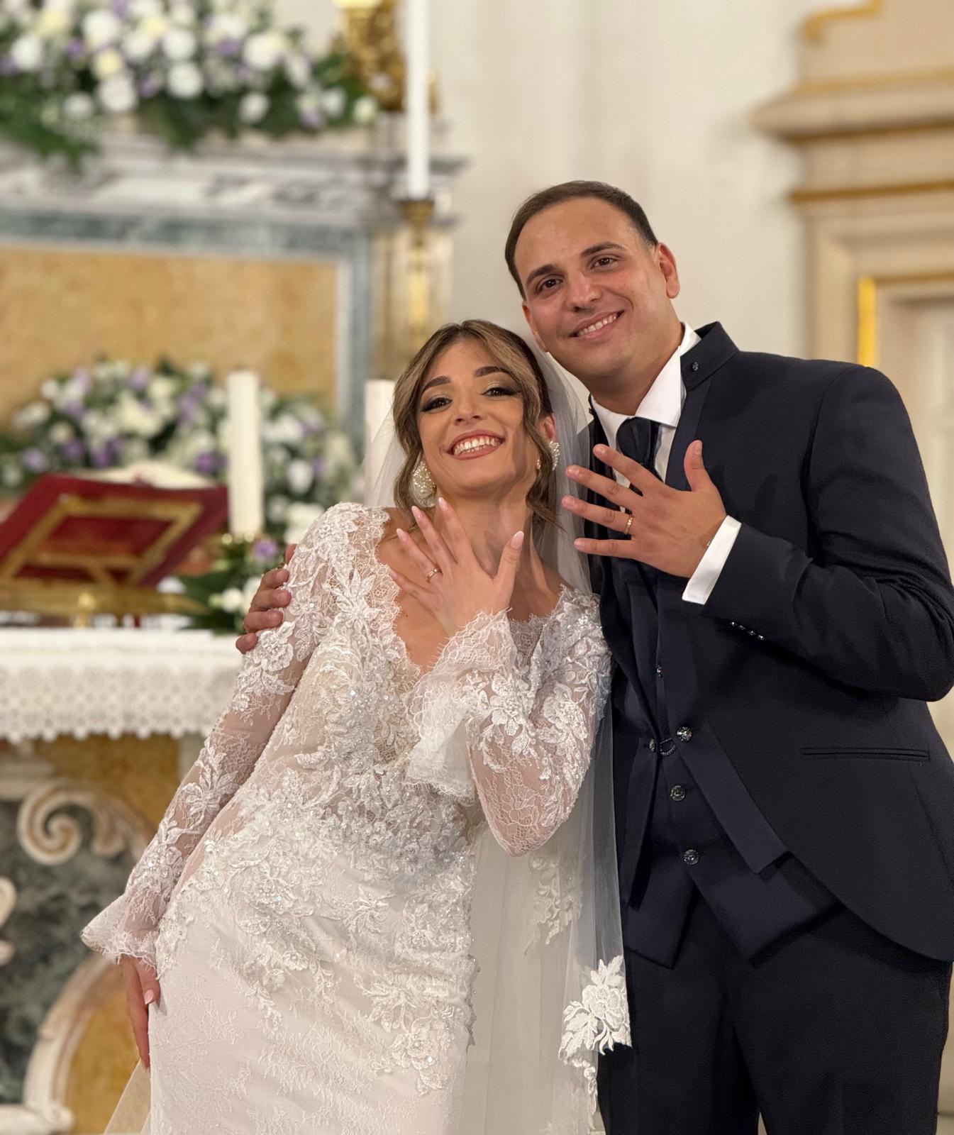 Paternò, nozze per Oriana Borzì e Dario Corallo: due giovani sposi paternesi hanno coronato il loro sogno d’amore