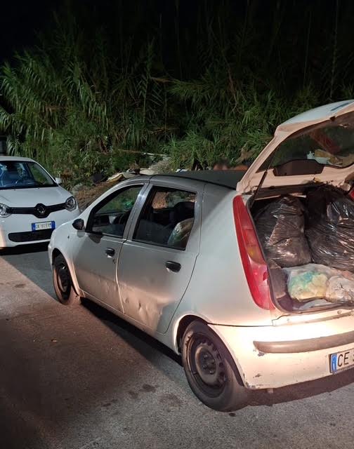Catania, 37enne di Misterbianco sorpreso a scaricare rifiuti: auto sequestrata e multa da 10.500 euro