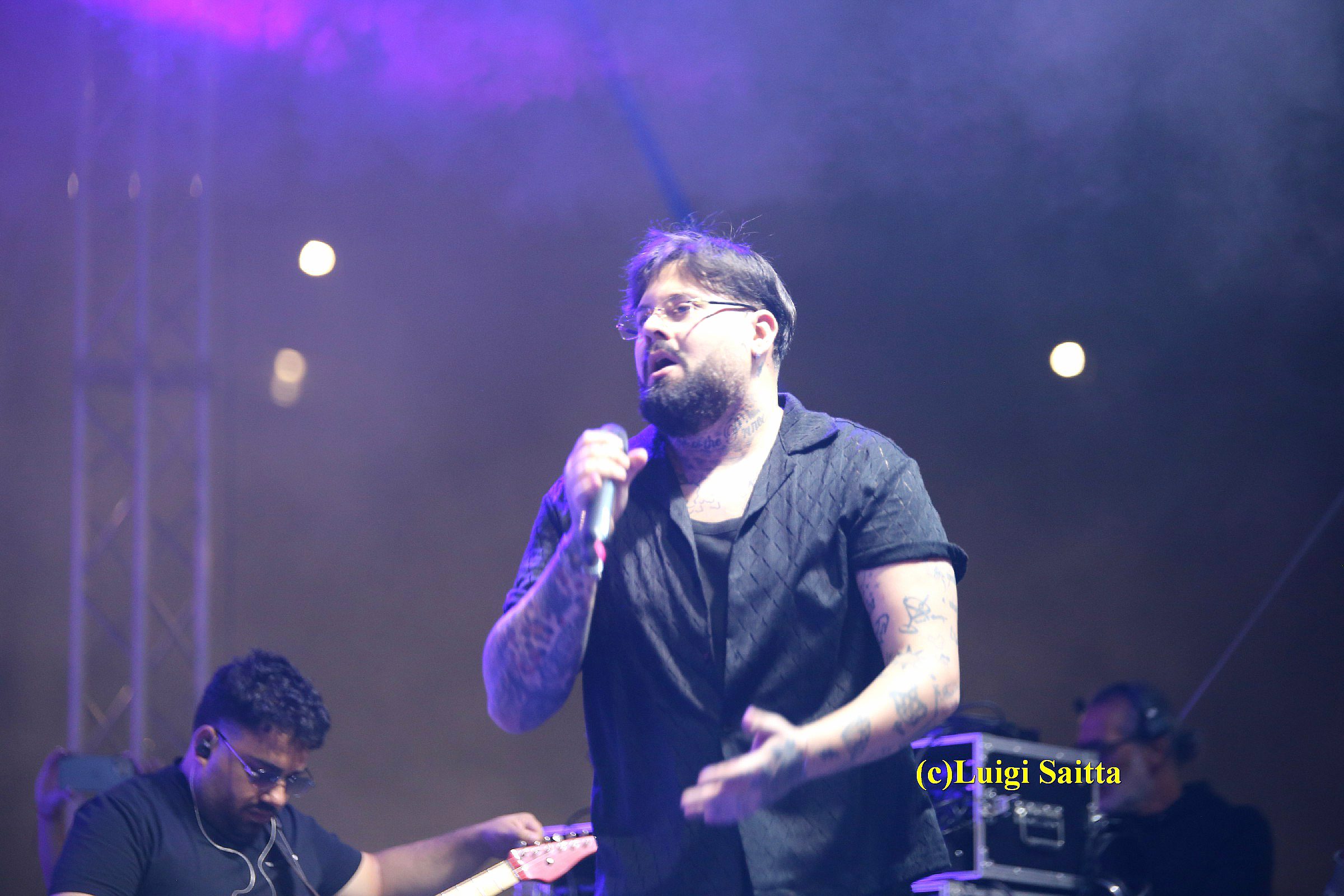 Gianni Celeste infiamma il pubblico di Bronte: festa grande al “M’Arricriu Music Fest”