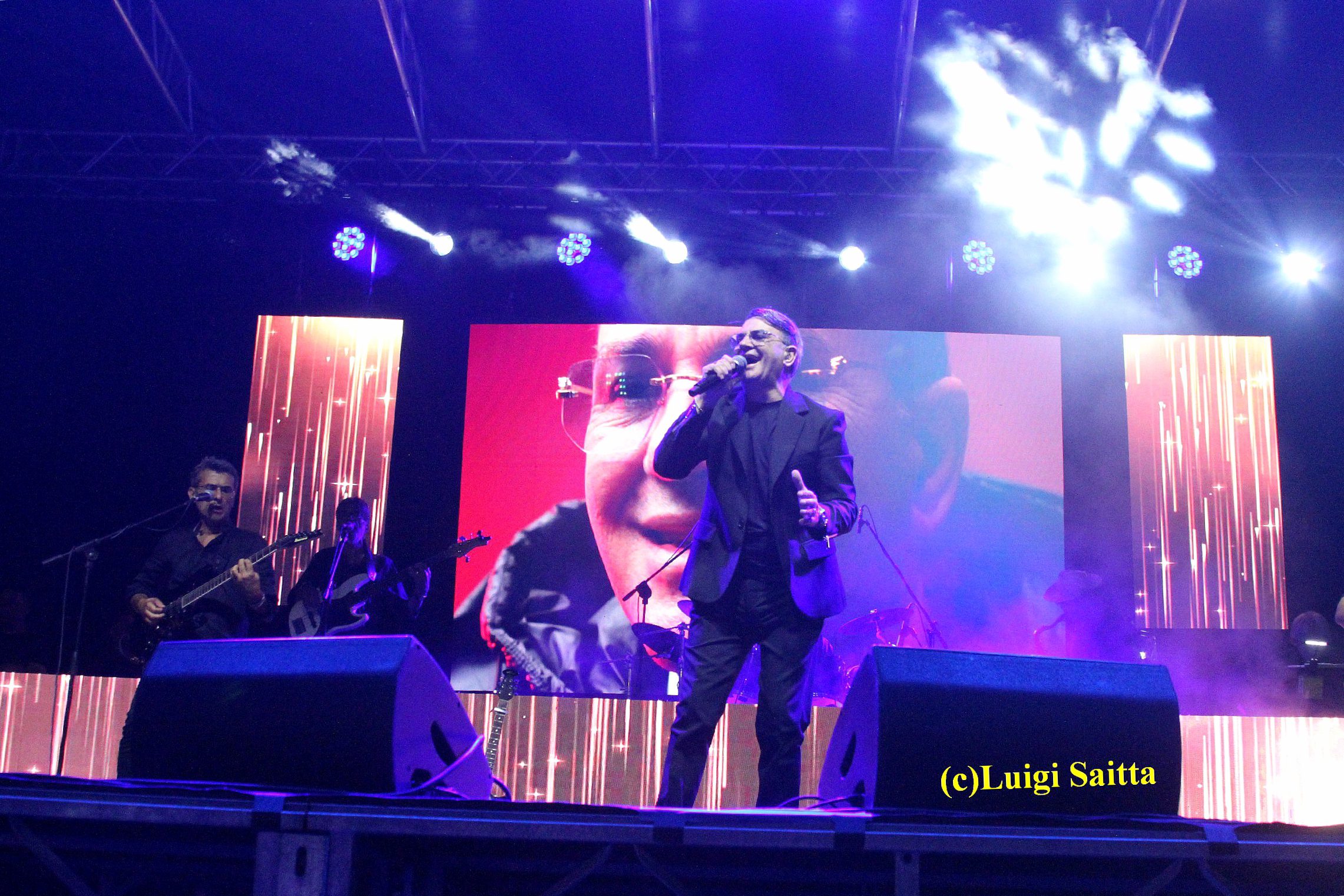 Gianni Celeste infiamma il pubblico di Bronte: festa grande al “M’Arricriu Music Fest”