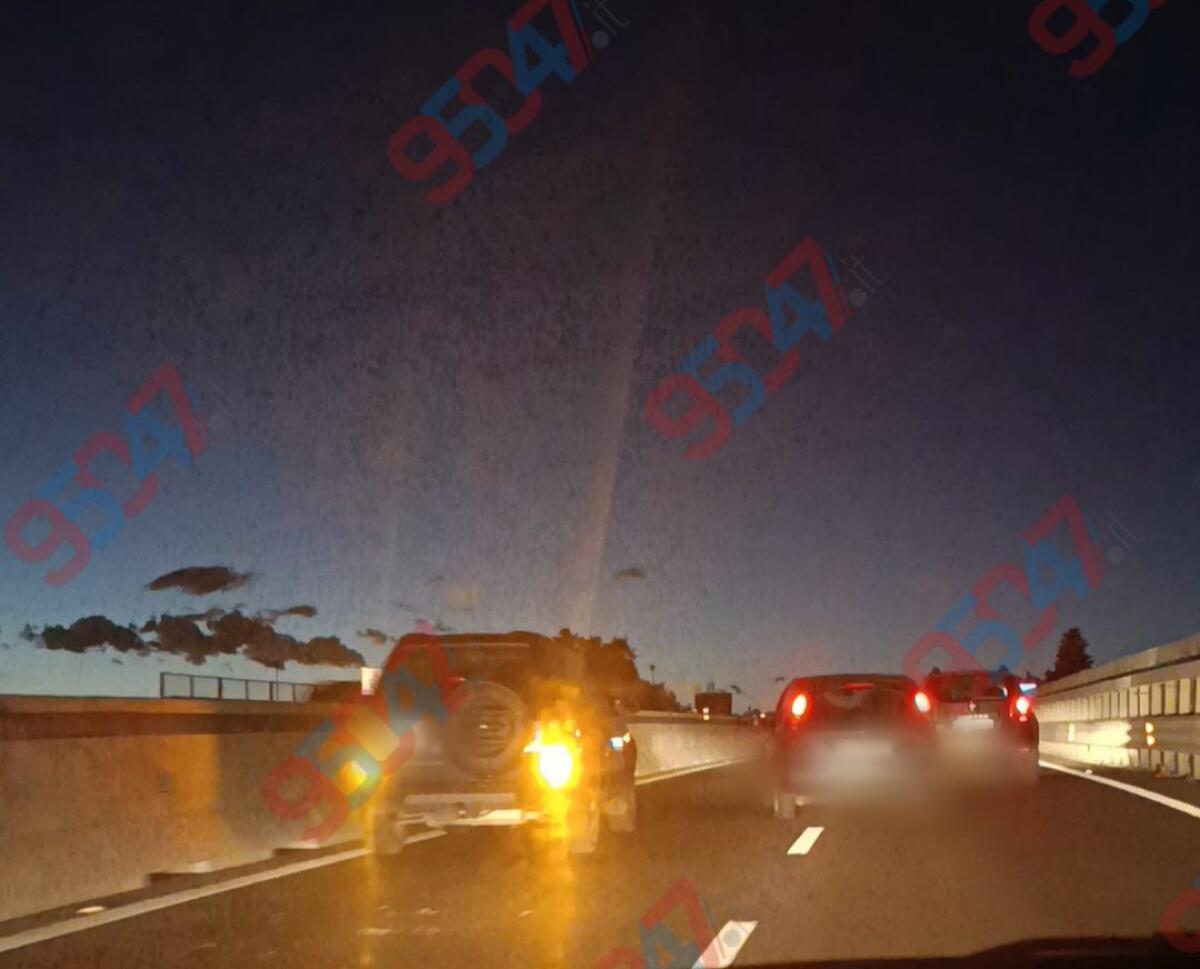 SUPERSTRADA 121 – ENNESIMO INCIDENTE TRA GLI SVINCOLI “CENTRO COMMERCIALE” E “PALAZZOLO”, CODE DIREZIONE PATERNÒ - 