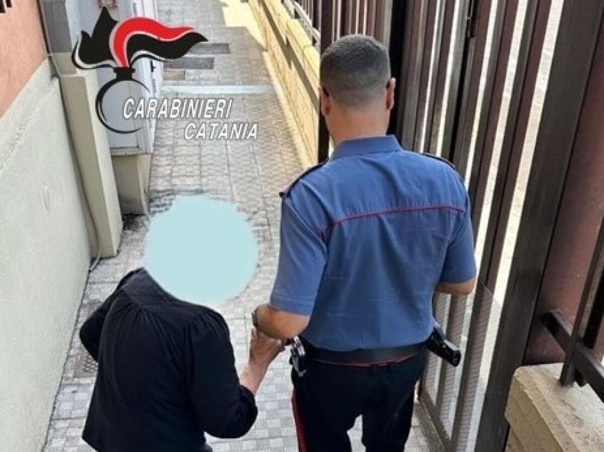 Paternese aggredisce la madre per soldi, arrestato dai Carabinieri - 