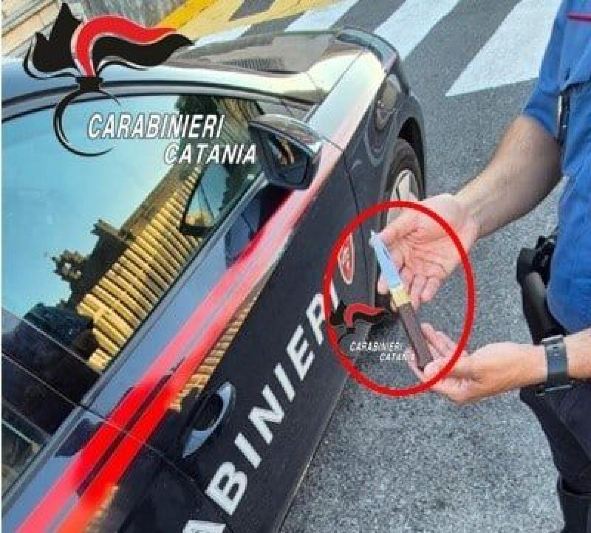 Paternò, entra al ristorante con un coltello in mano e semina il panico tra i clienti: denunciato - 