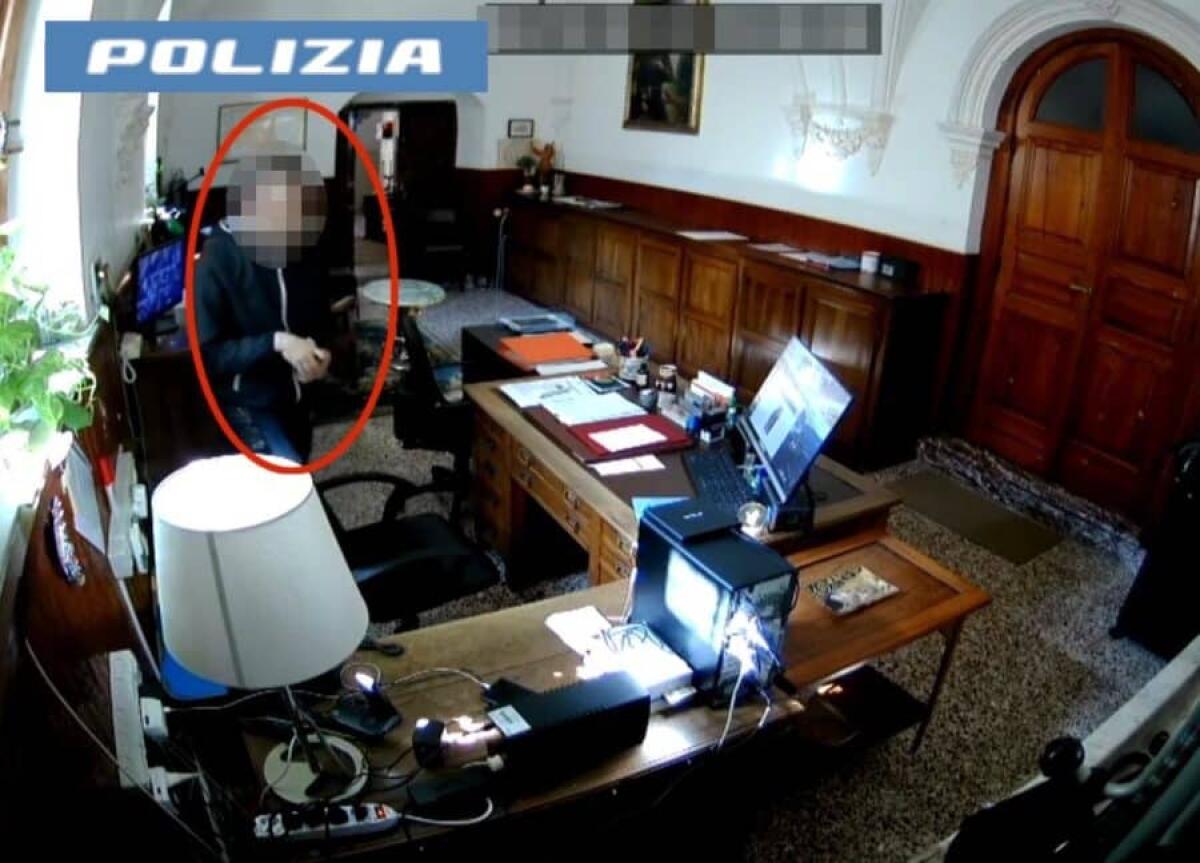 Catania, ladro sorpreso in chiesa: parroco lo insegue e lo fa arrestare - 