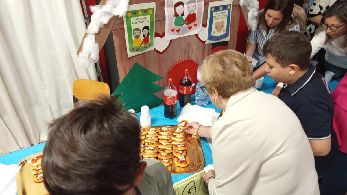 Grande successo per la Festa dei Nonni promossa da Enosis: un abbraccio tra generazioni nel cuore di Paternò - 
