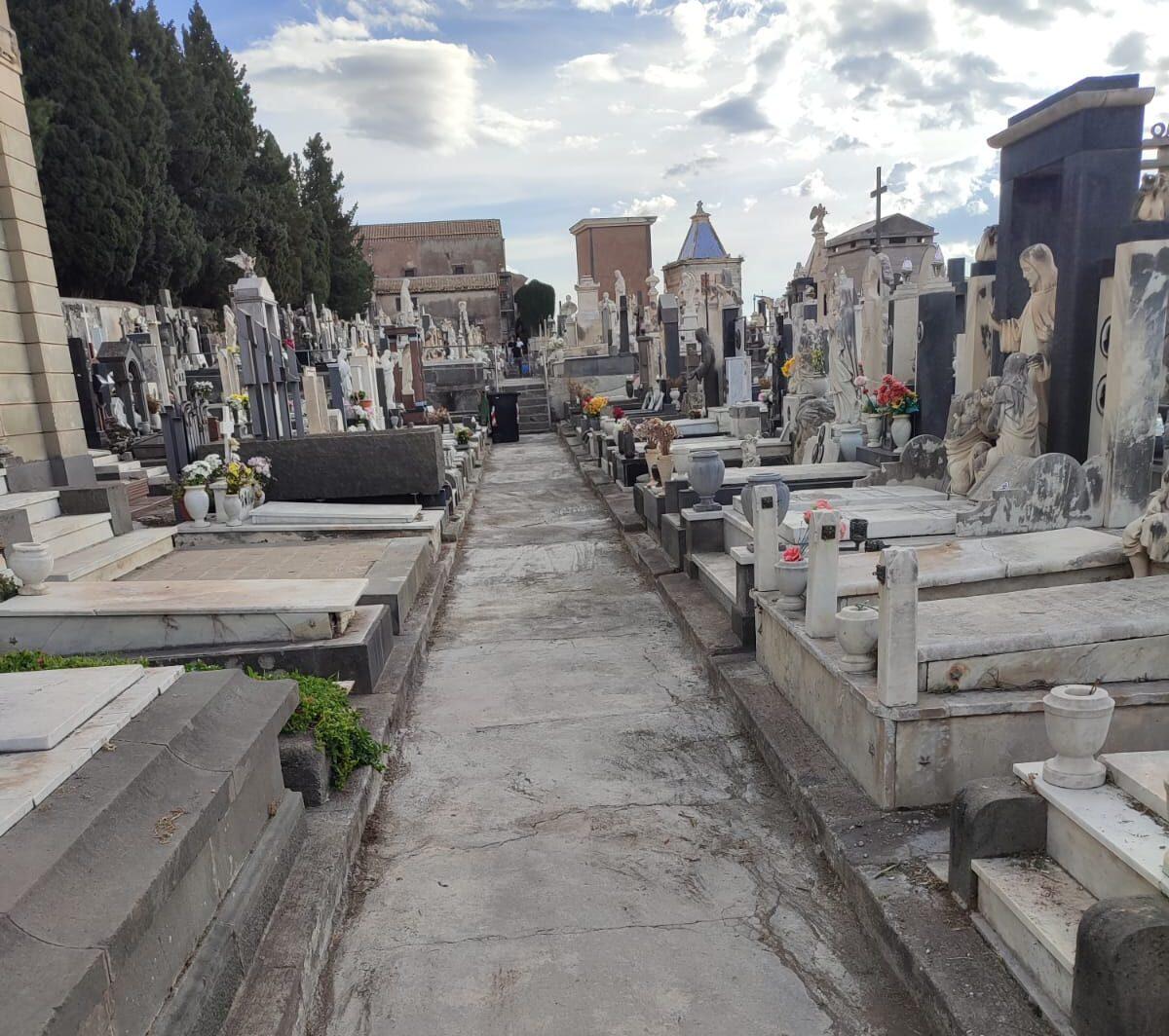 Cimitero Monumentale di Paternò: iniziati i lavori, l’assessore Gulisano annuncia messa in sicurezza e demolizione delle tombe pericolanti - 