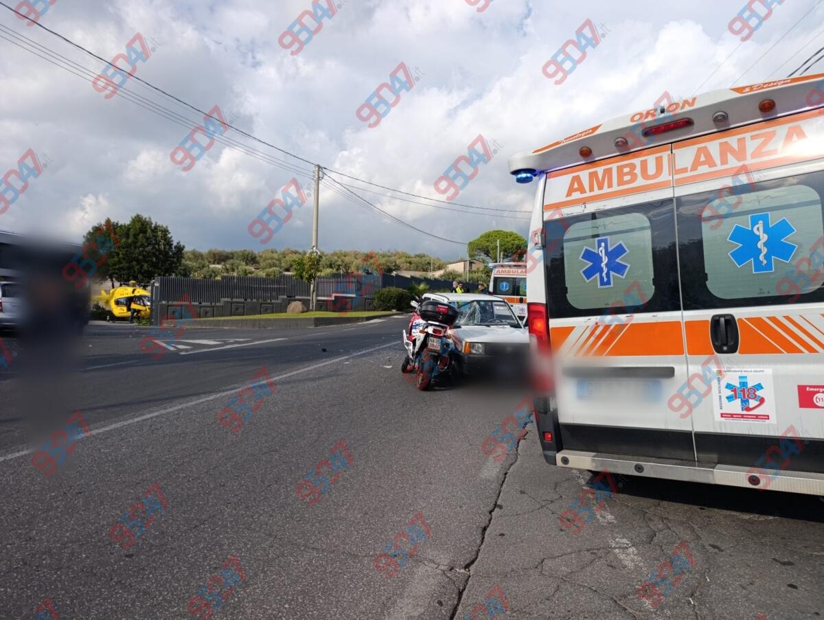 Gravissimo incidente tra auto e moto a Santa Maria di Licodia: richiesto l’intervento dell’elisoccorso - 