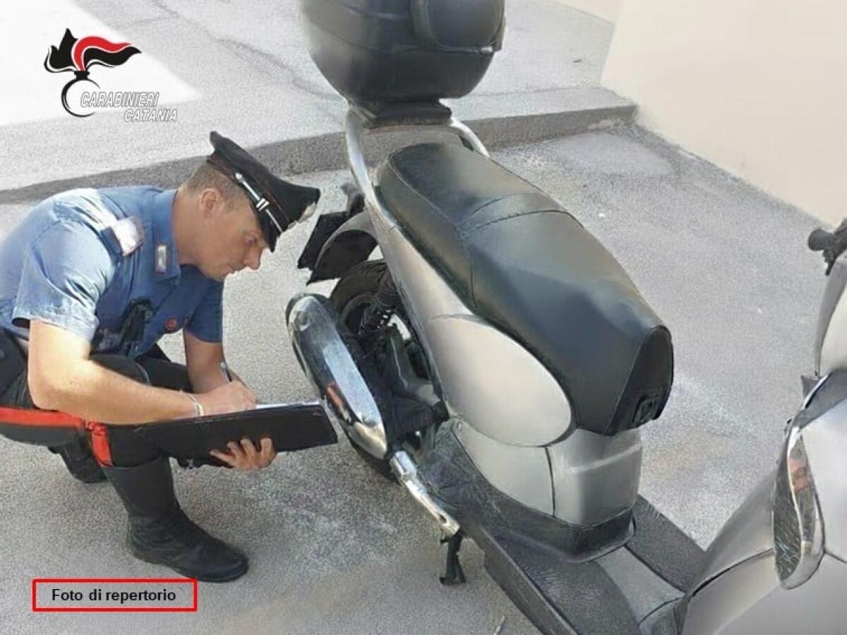 CATANIA. “300 euro e ti ridiamo la moto”: due minorenni denunciati per tentata estorsione - 