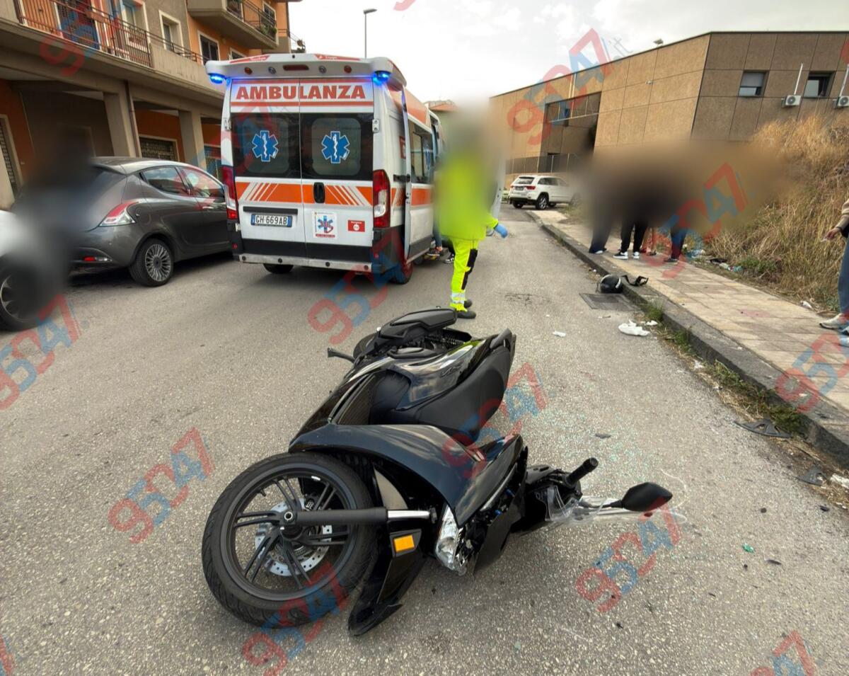Paternò, pomeriggio di paura: scontro auto-scooter, 27enne trasportato in ospedale - 