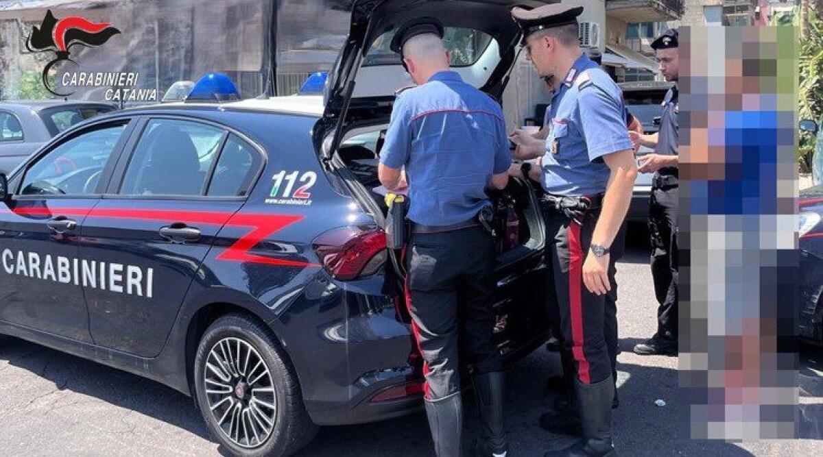 Rubano l’auto della comunità di Troina e fuggono verso Motta Sant’Anastasia: intercettati dai Carabinieri - 