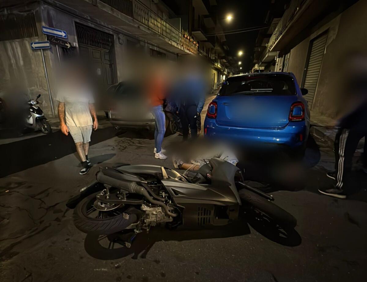 Paternò, scontro scooter–auto: due feriti - 