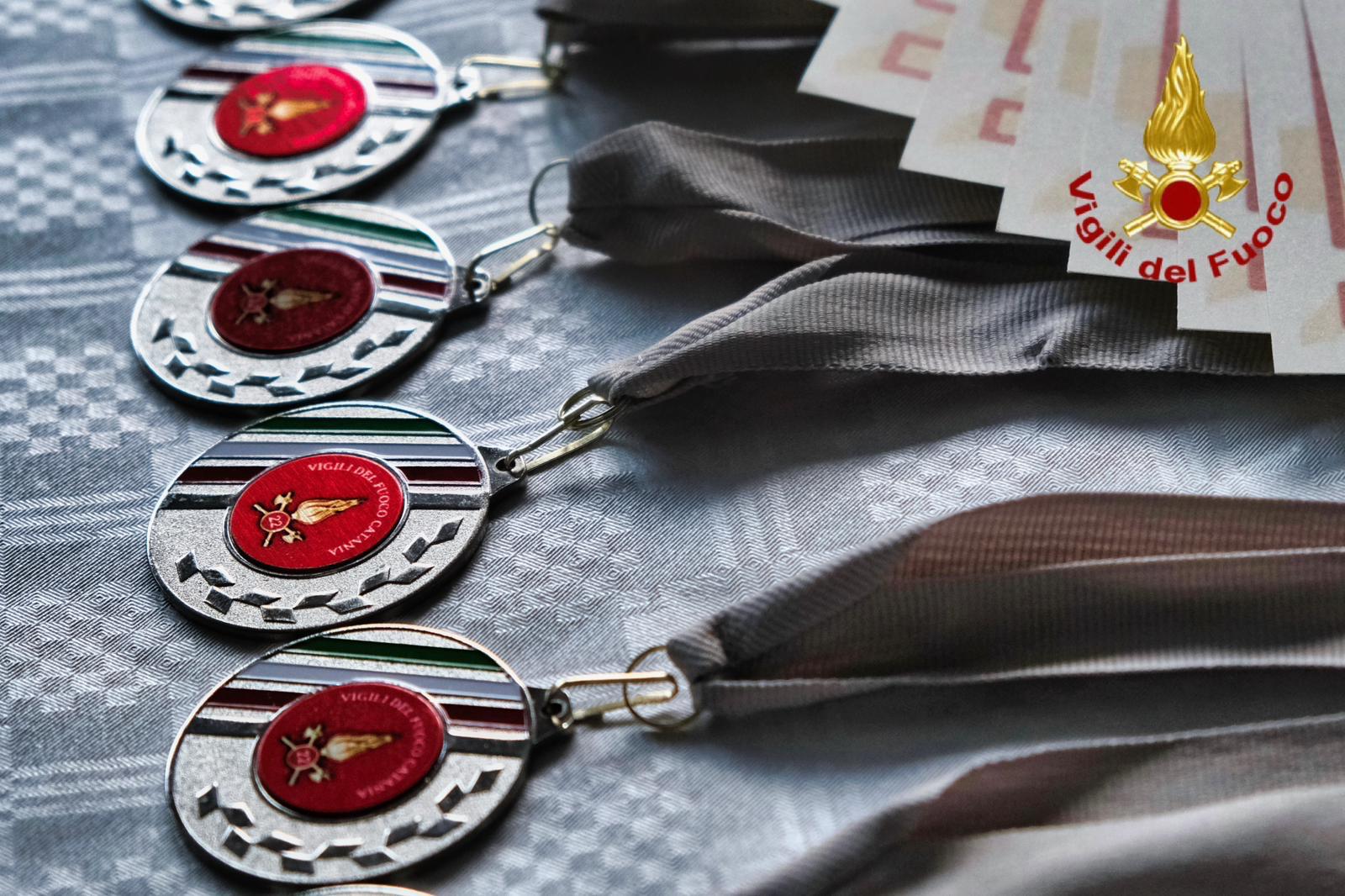 Catania, i Vigili del Fuoco accolgono i ragazzi con disabilità: “Un giorno da pompieri!”