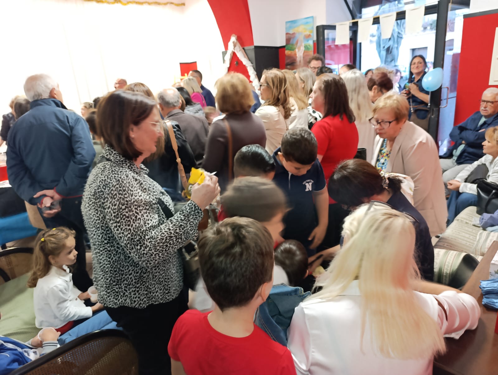 Grande successo per la Festa dei Nonni promossa da Enosis: un abbraccio tra generazioni nel cuore di Paternò