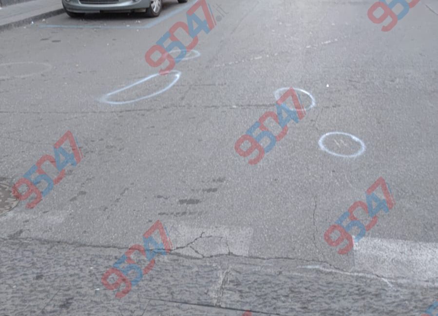 Paternò, grave incidente nella notte in via Vittorio Emanuele: due feriti nello scontro tra scooter