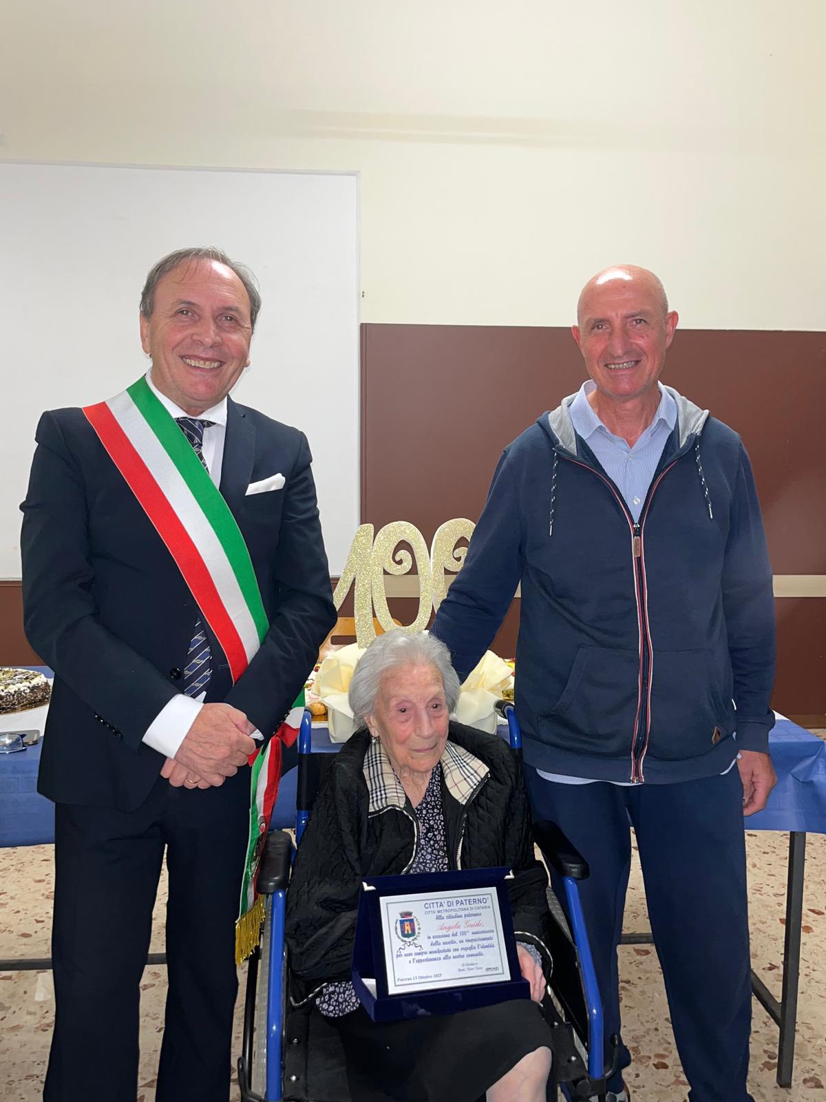 Paternò festeggia i 100 anni di nonna Angela Guido: una giornata di gioia e commozione