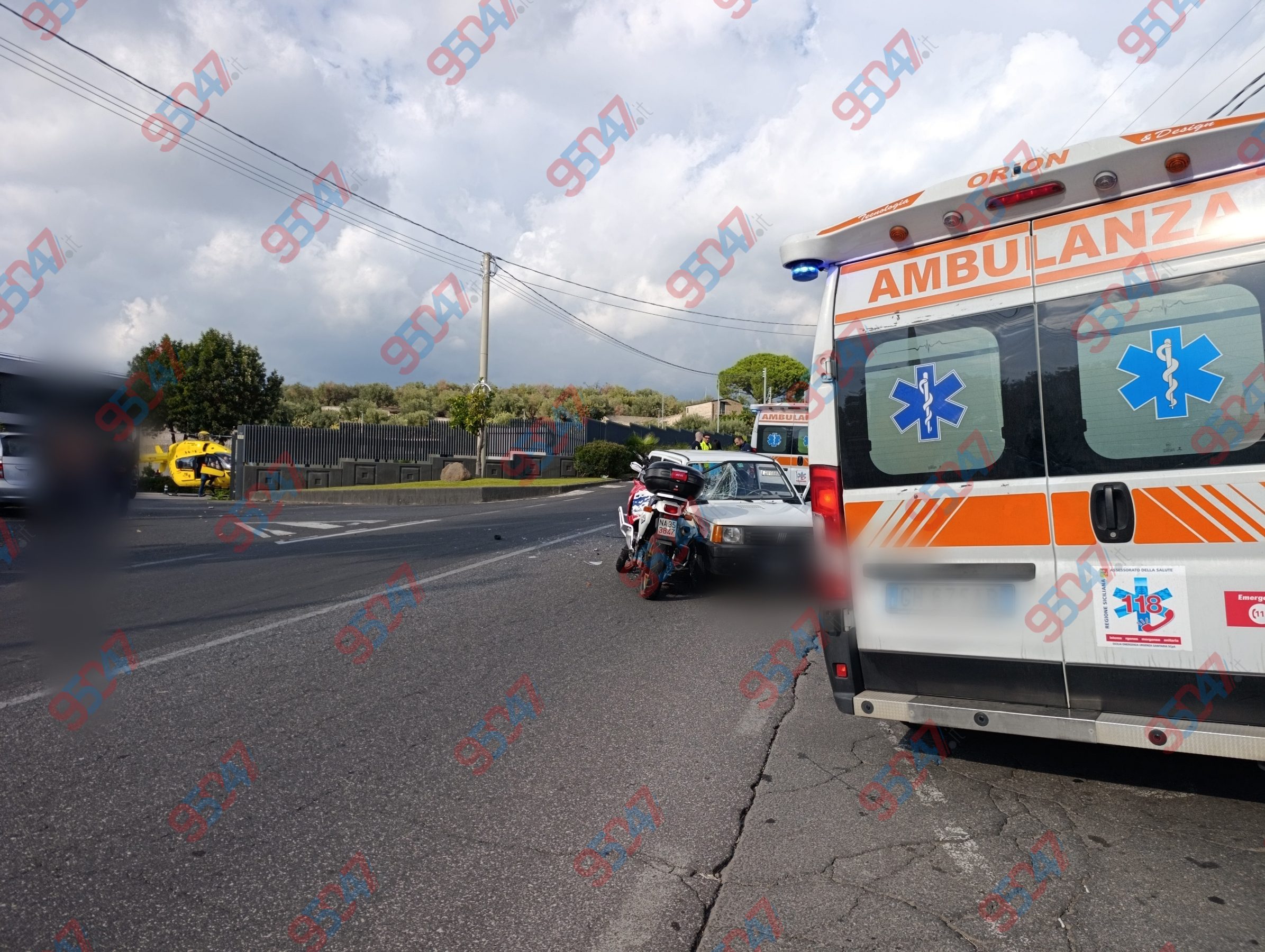 Gravissimo incidente tra auto e moto a Santa Maria di Licodia: richiesto l’intervento dell’elisoccorso