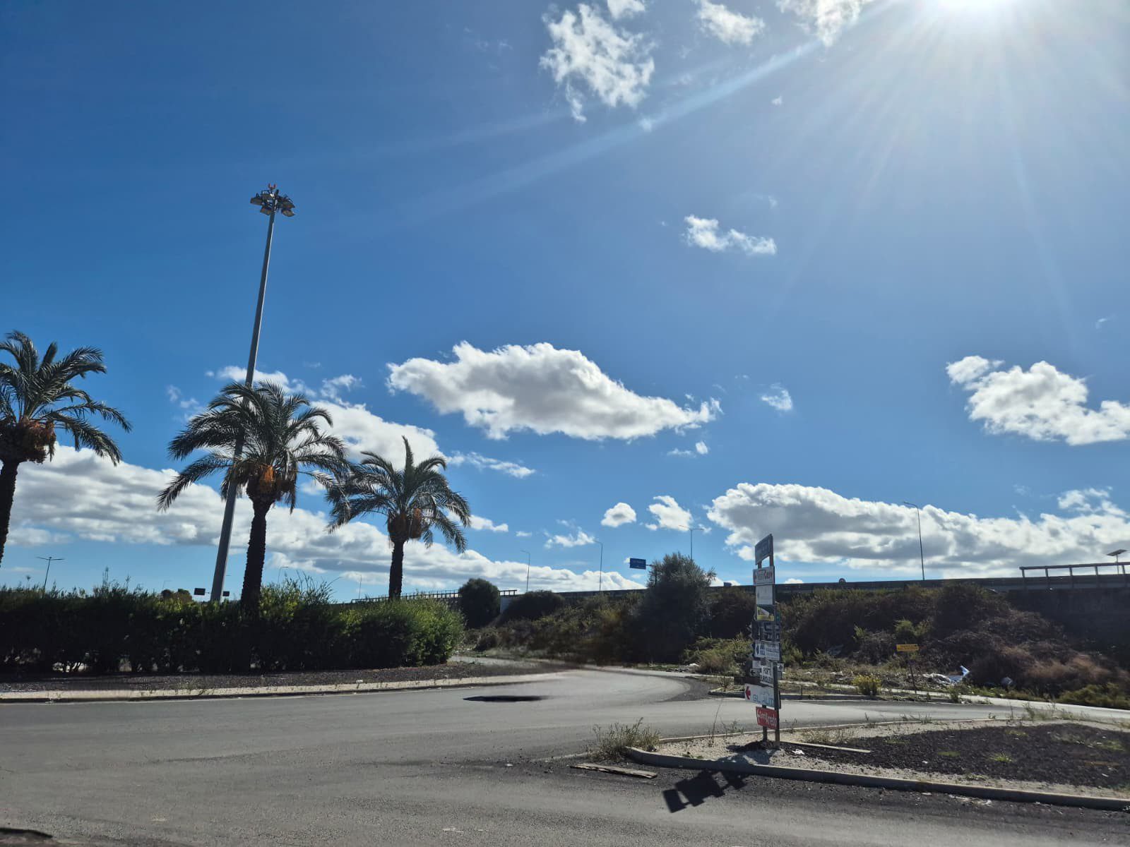 Valcorrente, maxi operazione contro l’abusivismo pubblicitario: rimossi 40 cartelloni irregolari e inviate diffide ai proprietari