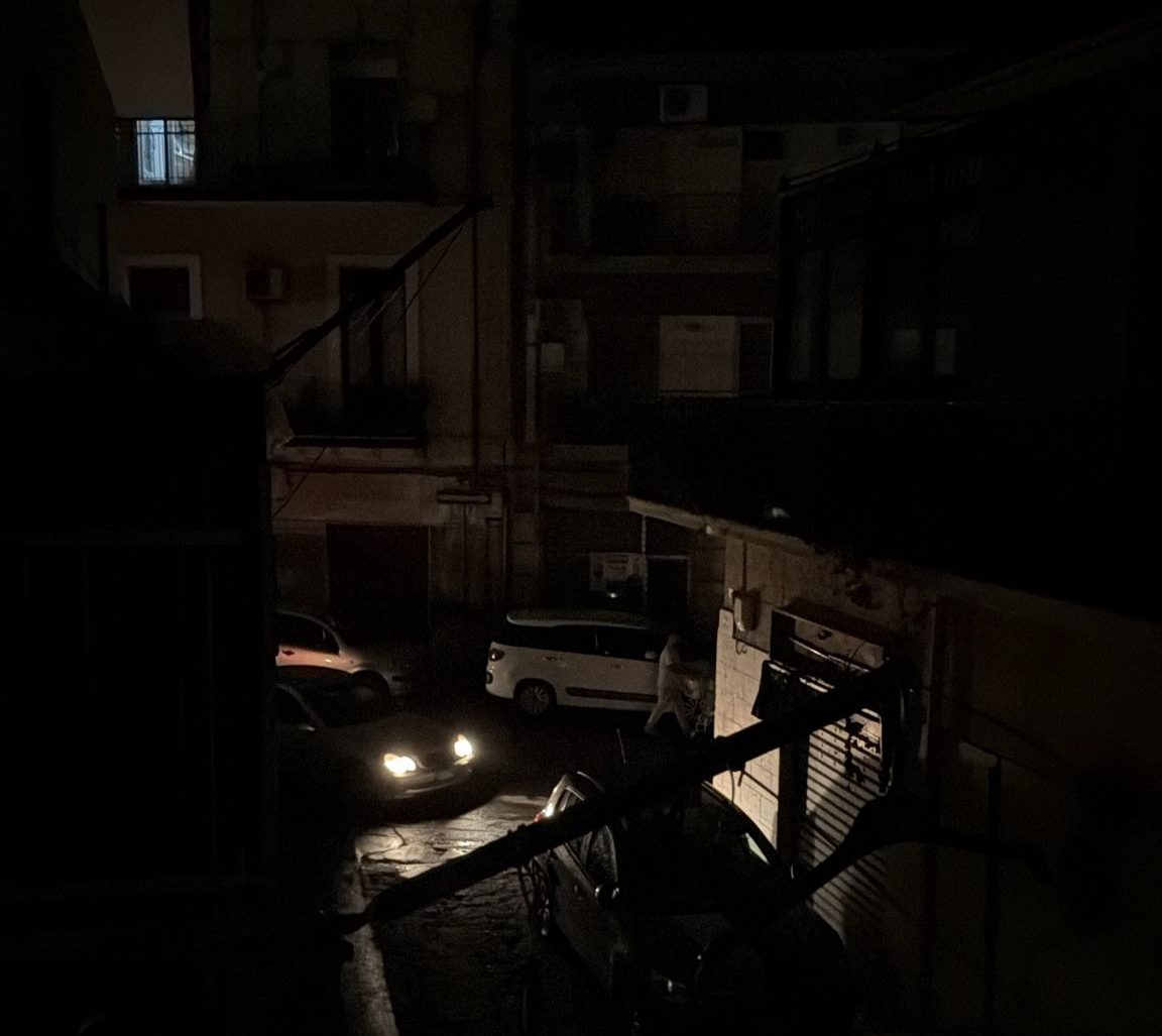 Paternò, blackout segnalato dai lettori: «Tre sere completamente al buio in zona via G.B. Nicolosi e via Circumvallazione»