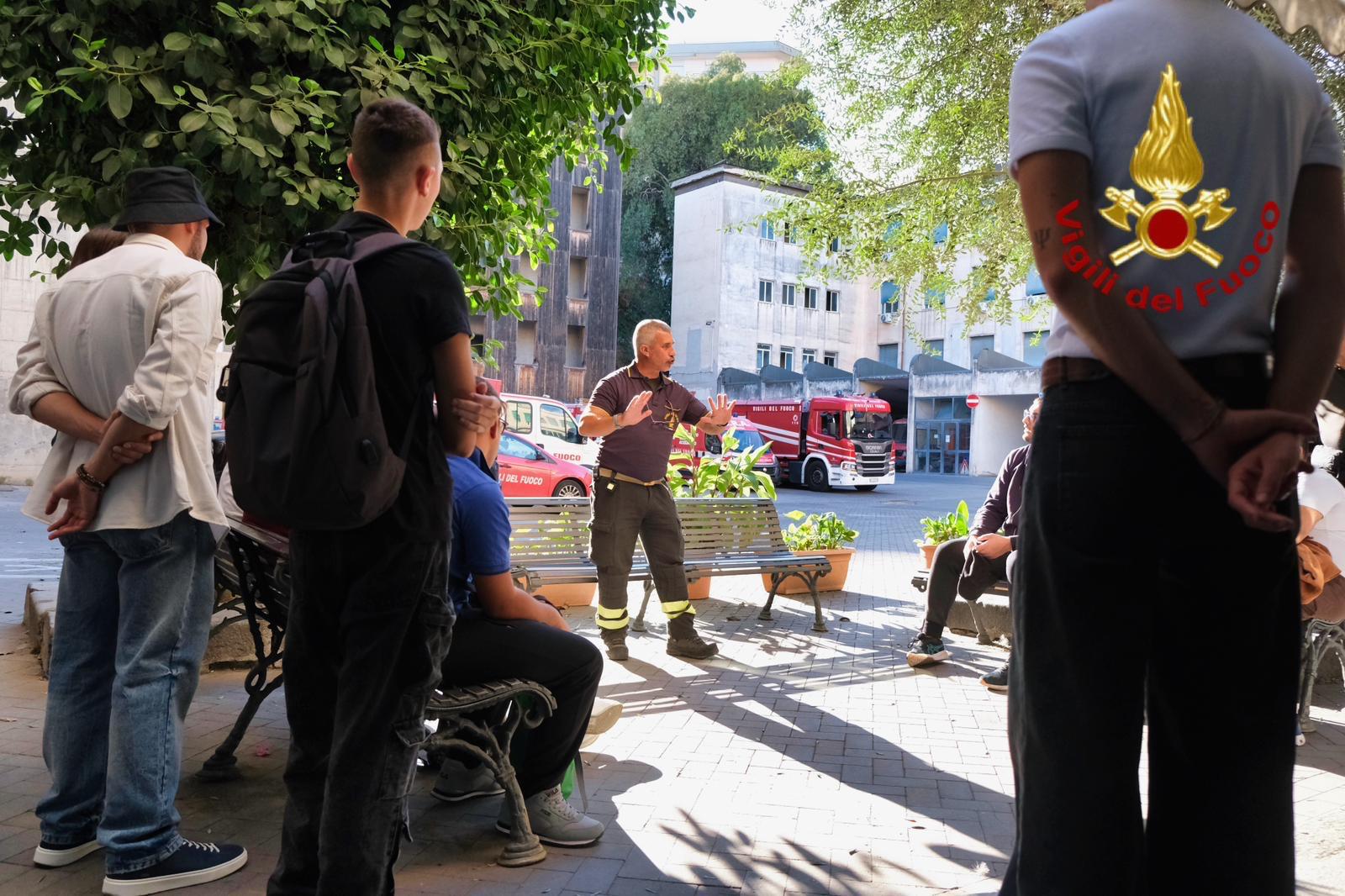 Catania, i Vigili del Fuoco accolgono i ragazzi con disabilità: “Un giorno da pompieri!”