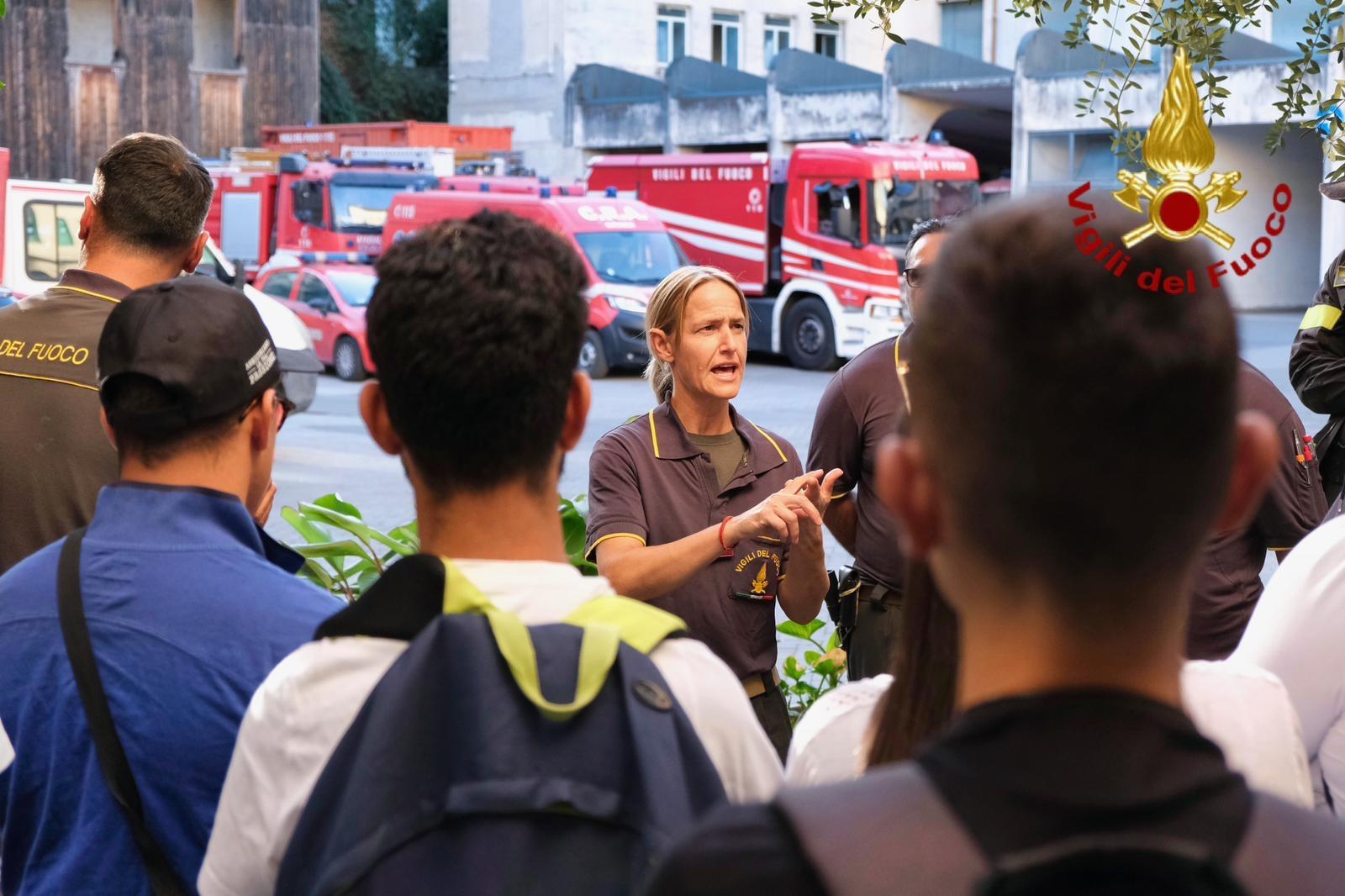Catania, i Vigili del Fuoco accolgono i ragazzi con disabilità: “Un giorno da pompieri!”